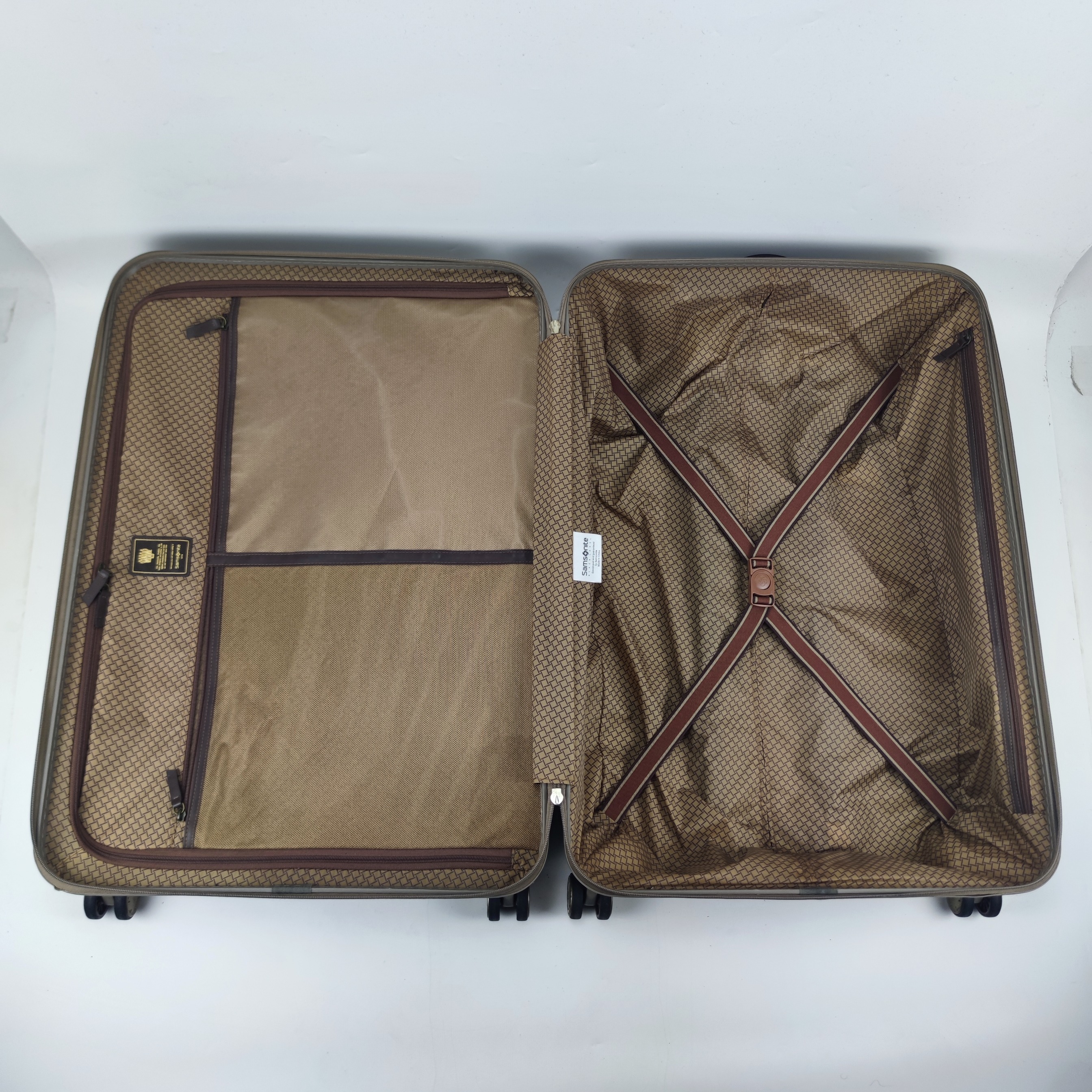 Samsonite Black Label Richmond Spinner Hardcase Luggage 28 Inch Cream