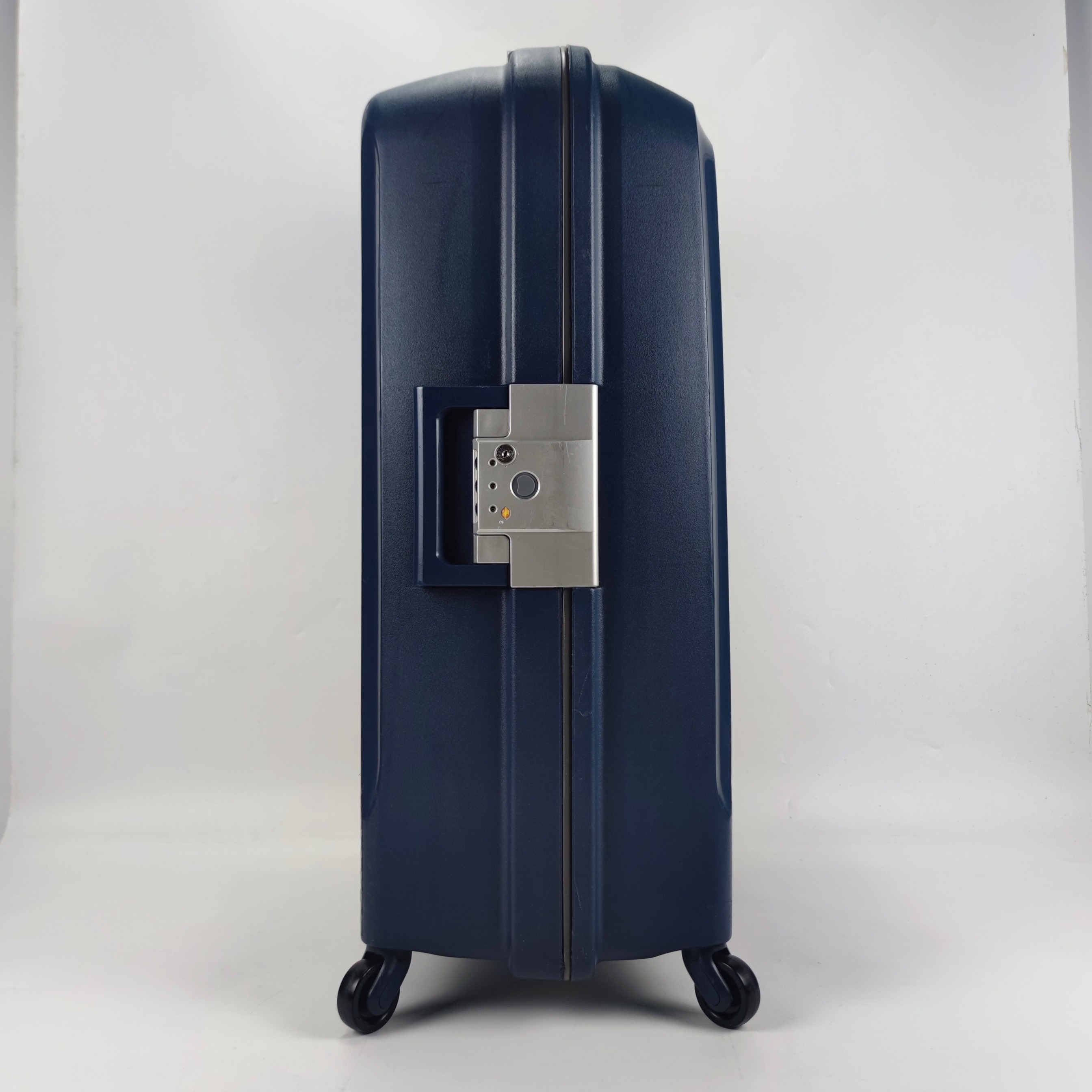 Delsey Belfort Hardcase Luggage 28 Inch Navy
