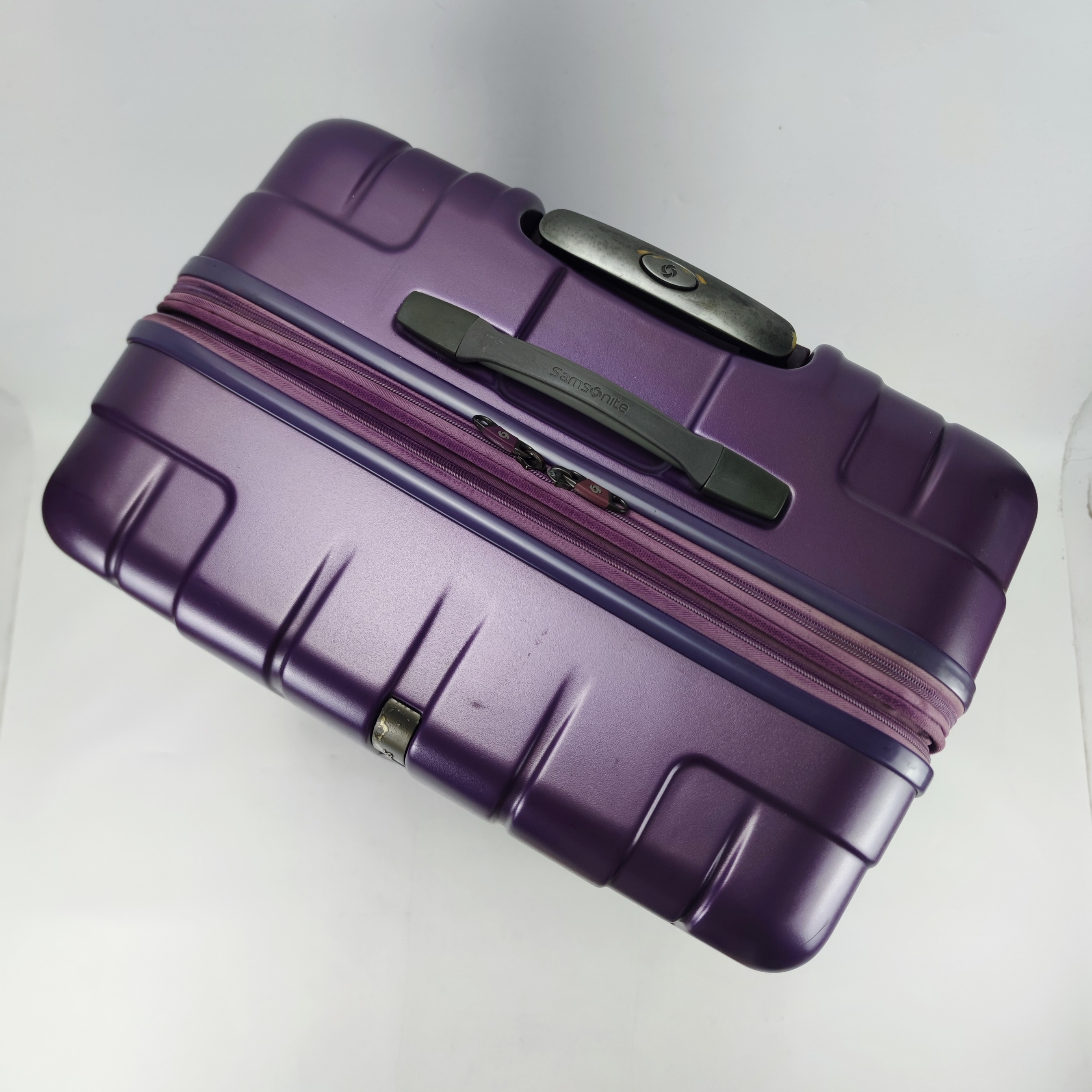 Samsonite NIAR Spinner Hardcase Luggage 28 Inch Purple 