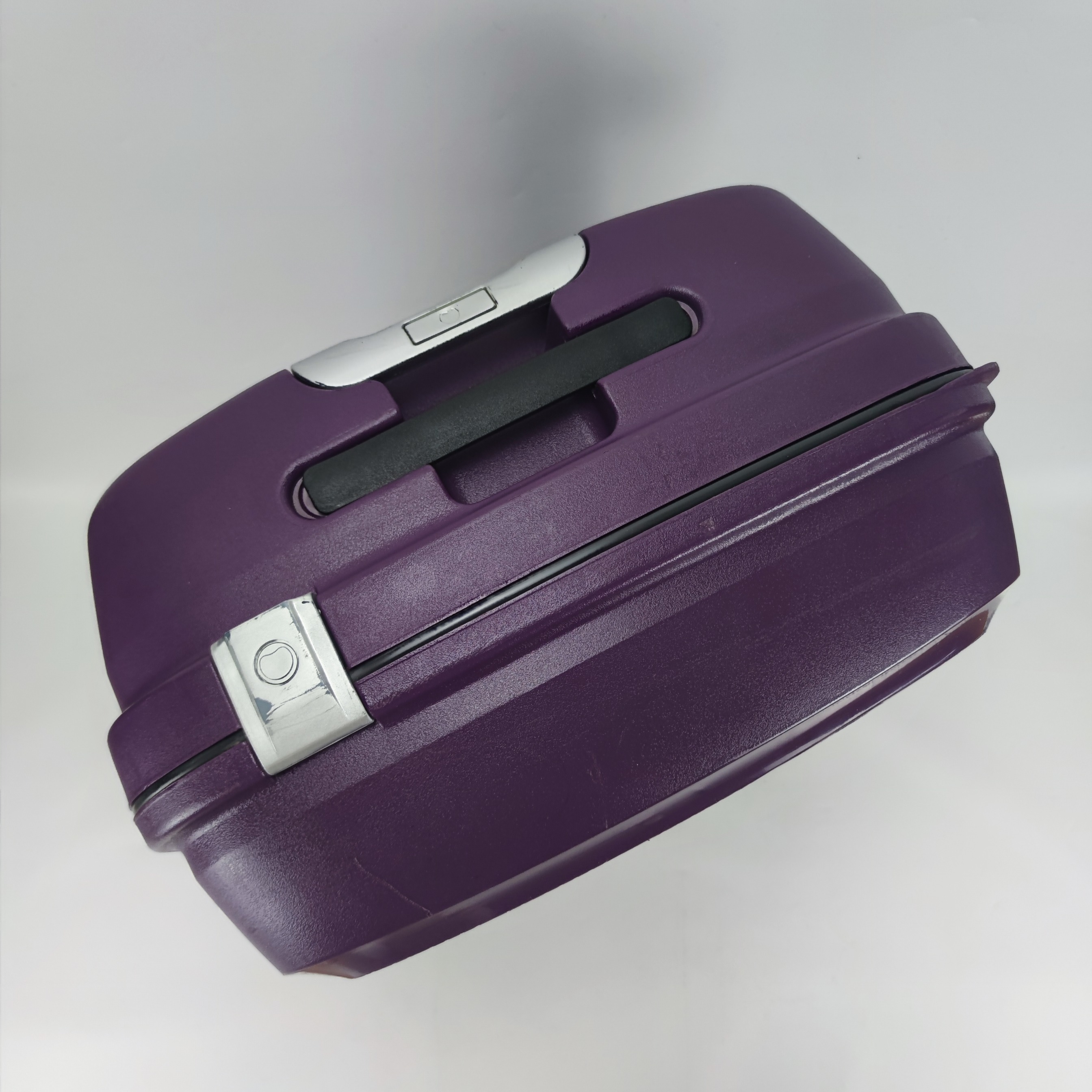 Delsey Belfort Hardcase Luggage 28 Inch Purple 