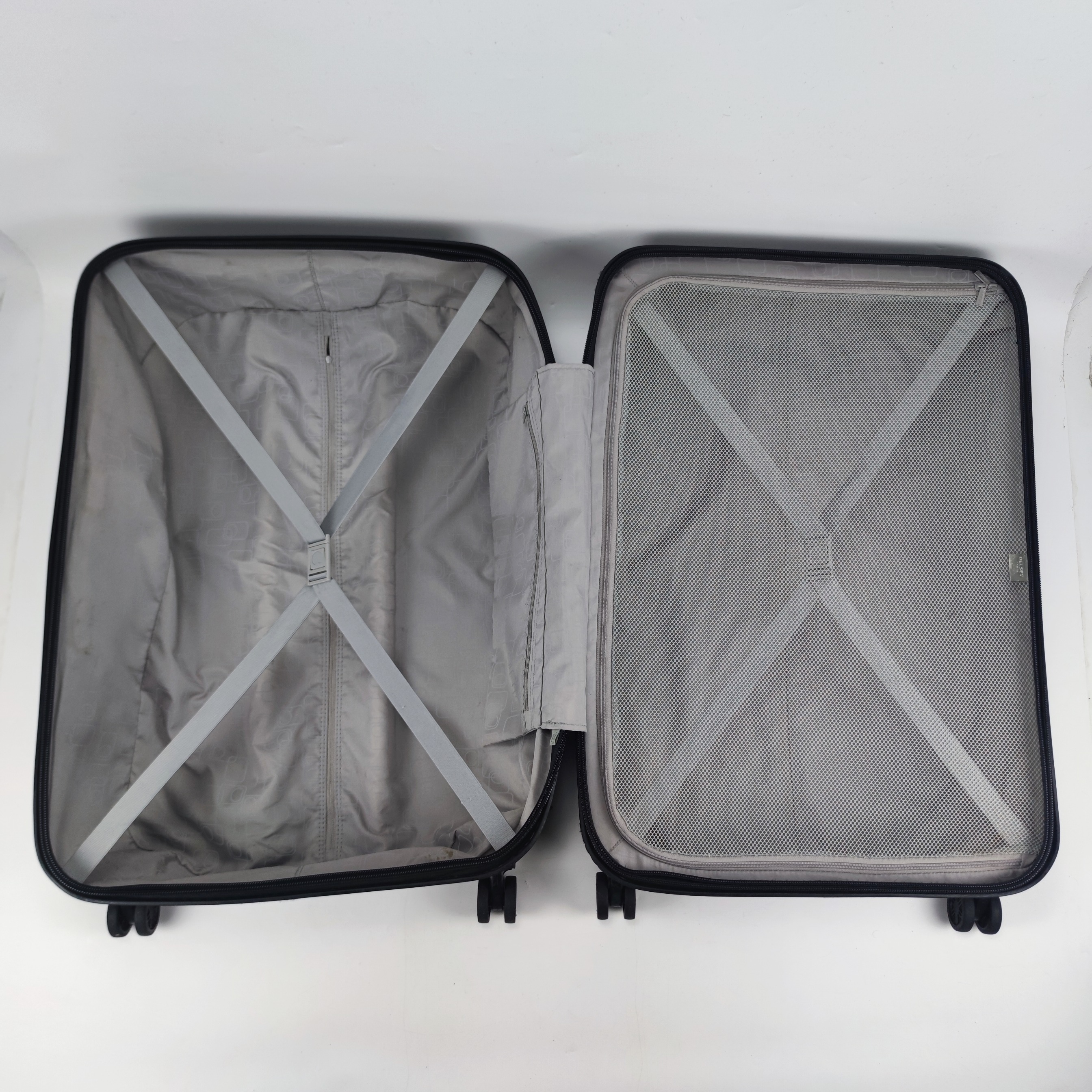Delsey Helium Air Lightweight 28 Inch Black ✔️
