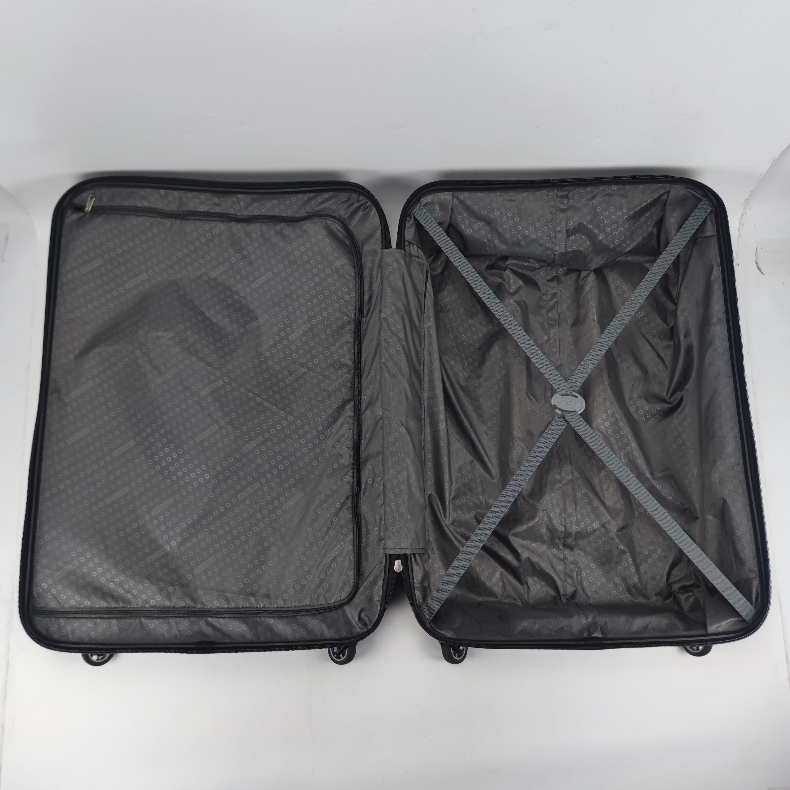 American Tourister Upland 28 Inch ✔️