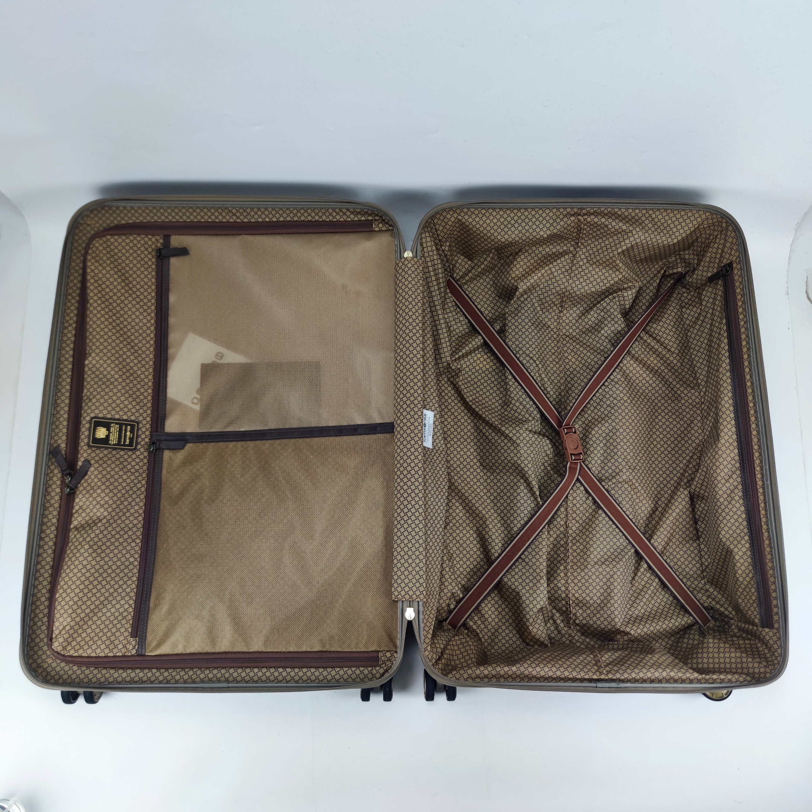 Samsonite Black Label Richmond Spinner Hardcase Luggage 28 Inch