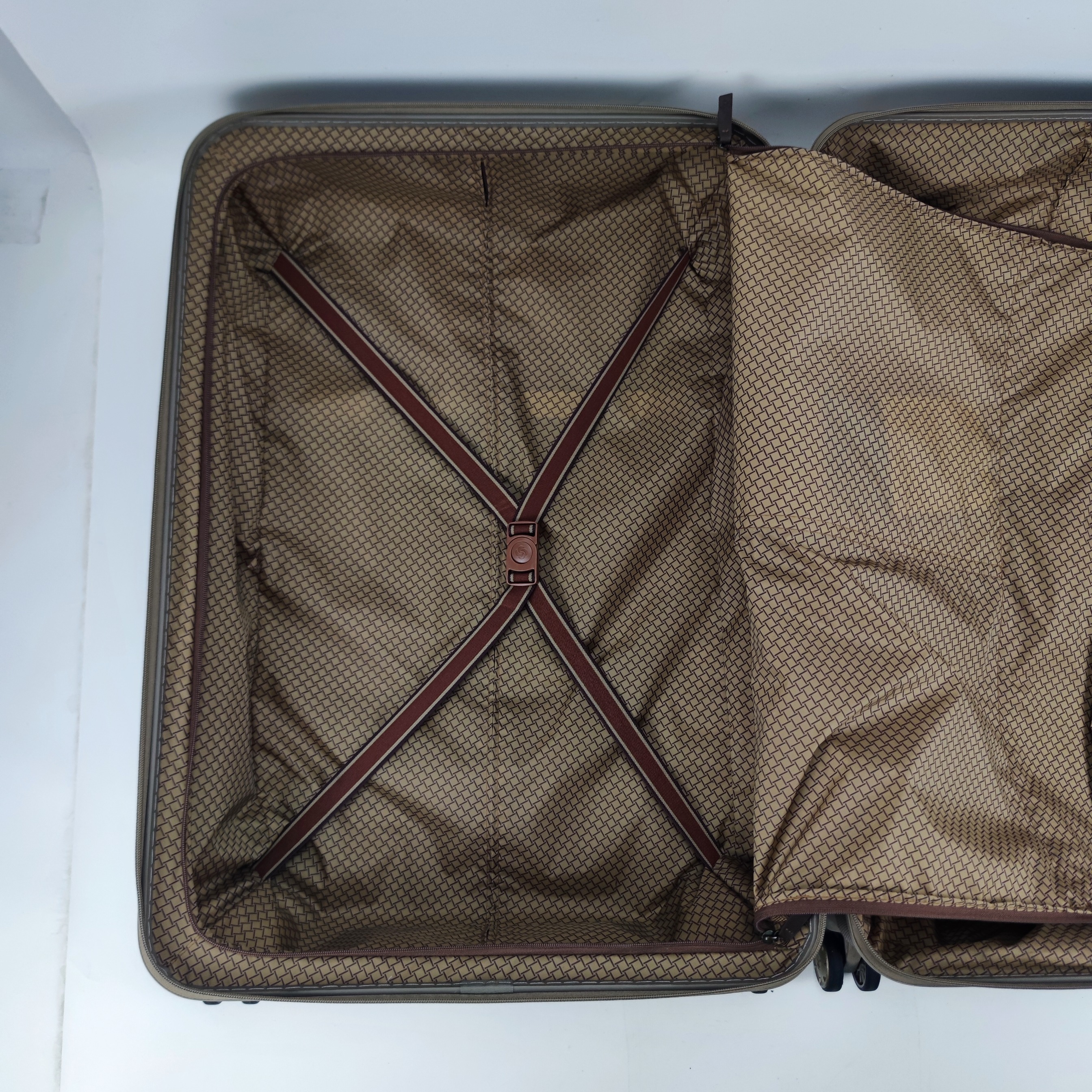 Samsonite Black Label Richmond Spinner Hardcase Luggage 28 Inch
