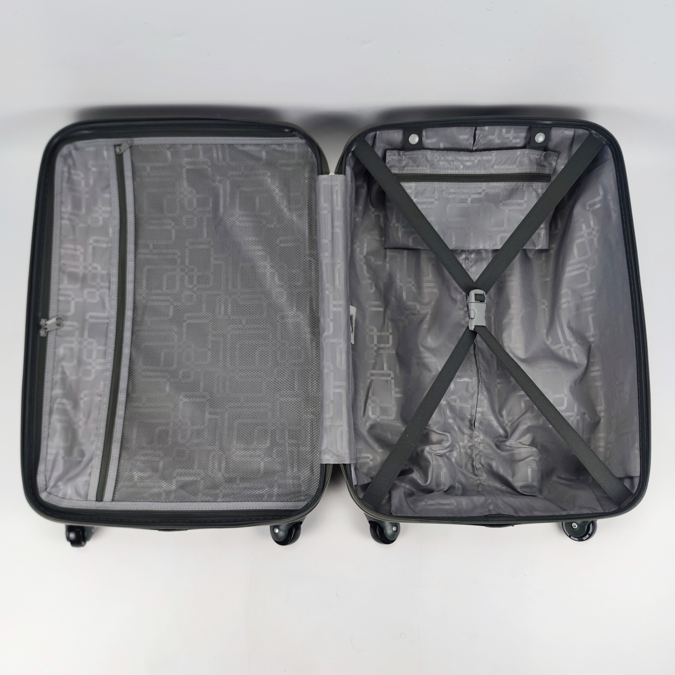 American Tourister Prismo Spinner Hardcase Luggage 24 Inch Black✔️