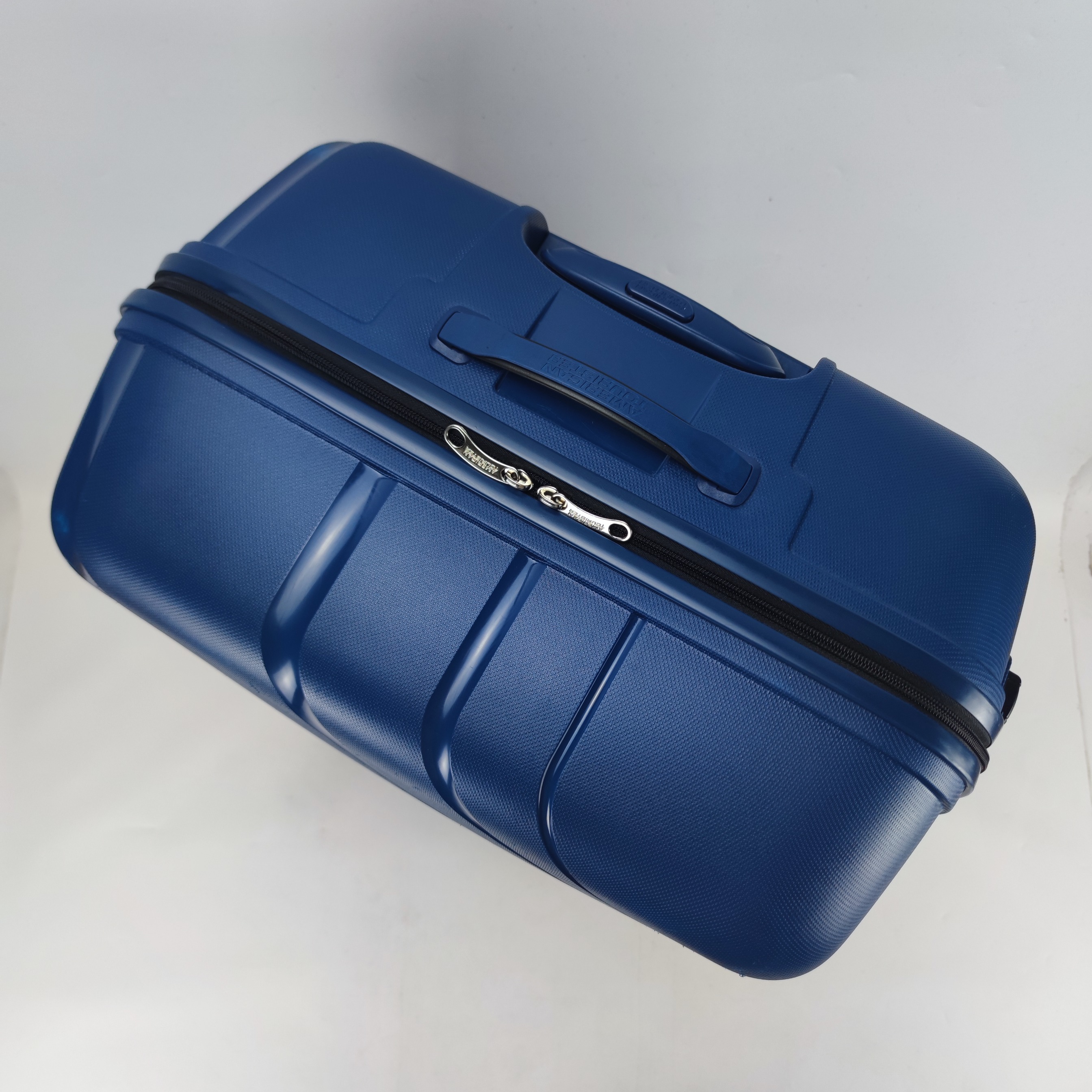 American Tourister Upland Spinner Lightweight Hardcase Luggage 28 Inch Blue✔️