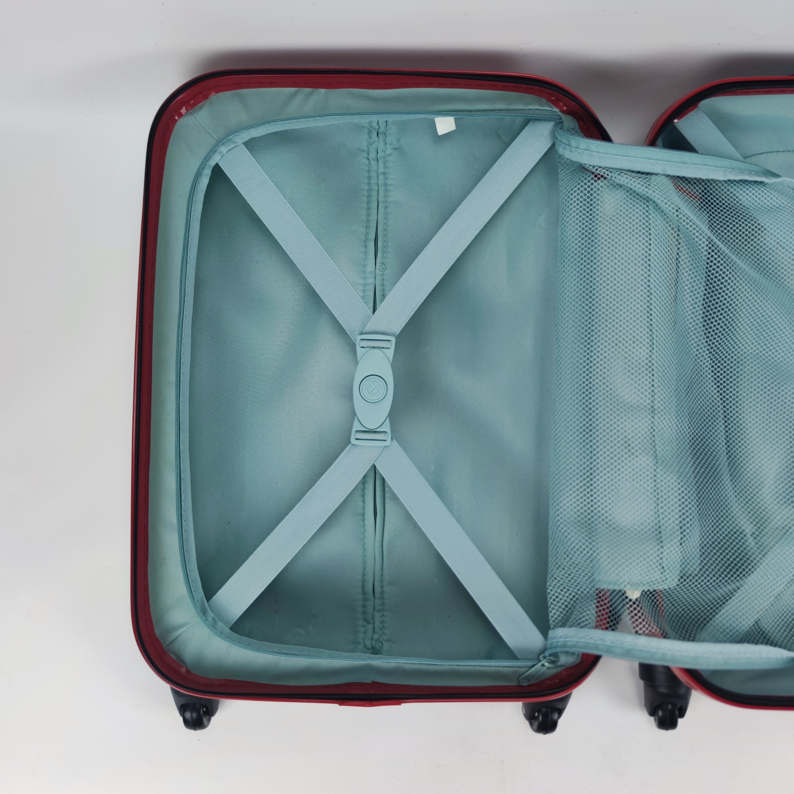 Eminent Lightweight Hardcase Luggage 20 Inch Red✔️