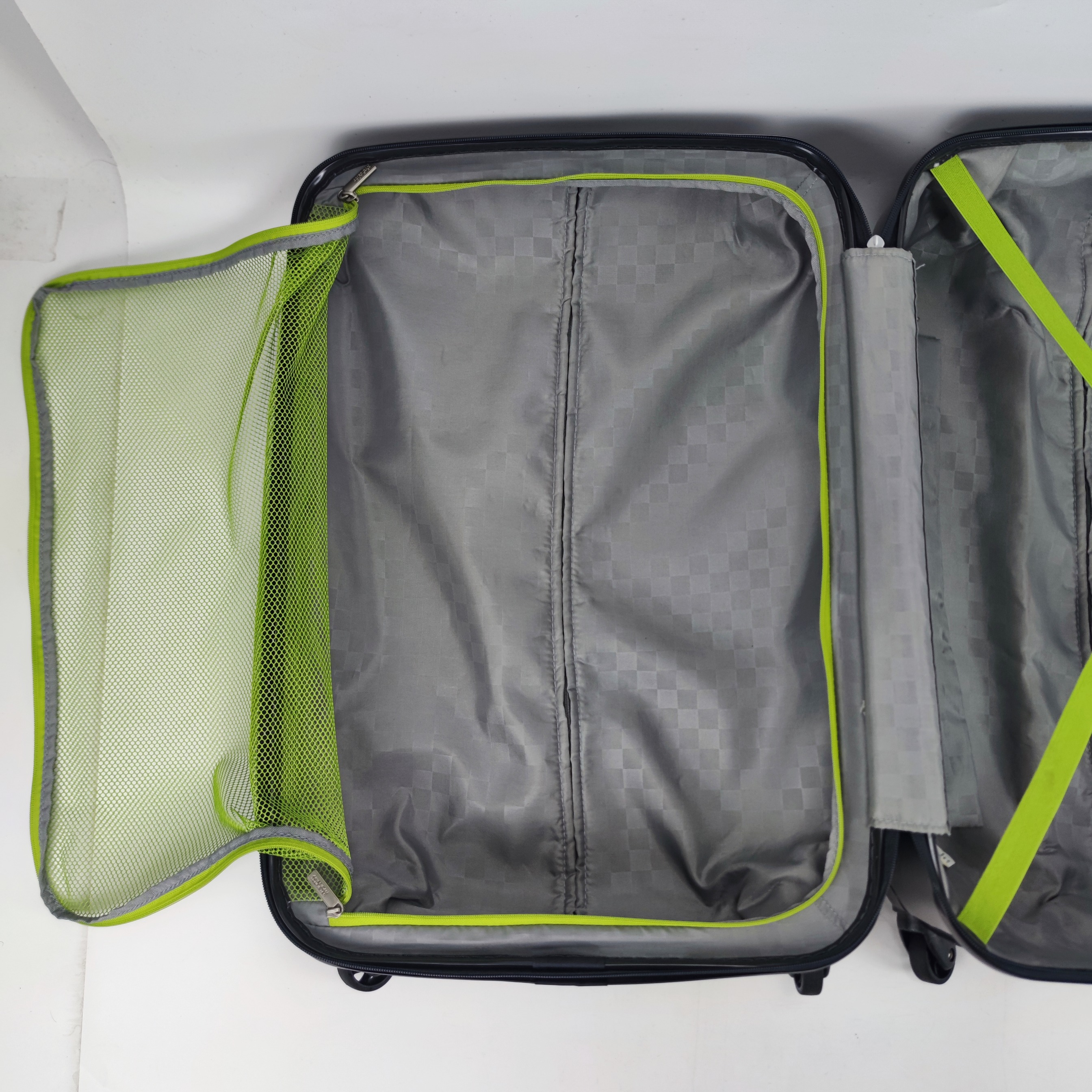 American Tourister Cube Pop Spinner Hardcase Luggage 24 Inch✔️