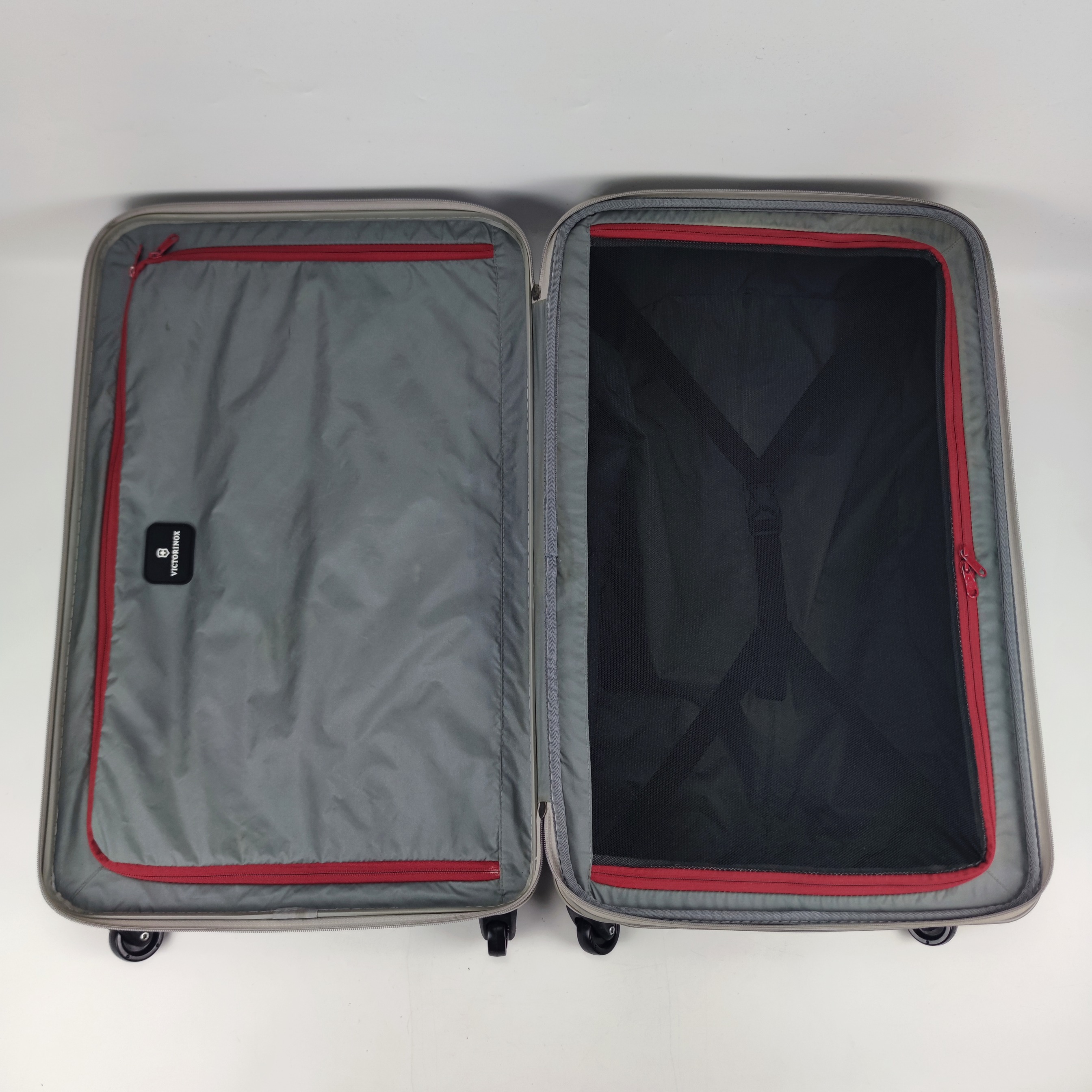 Victorinox Etherius Spinner Hardcase Luggage 28 Inch Black ✔️