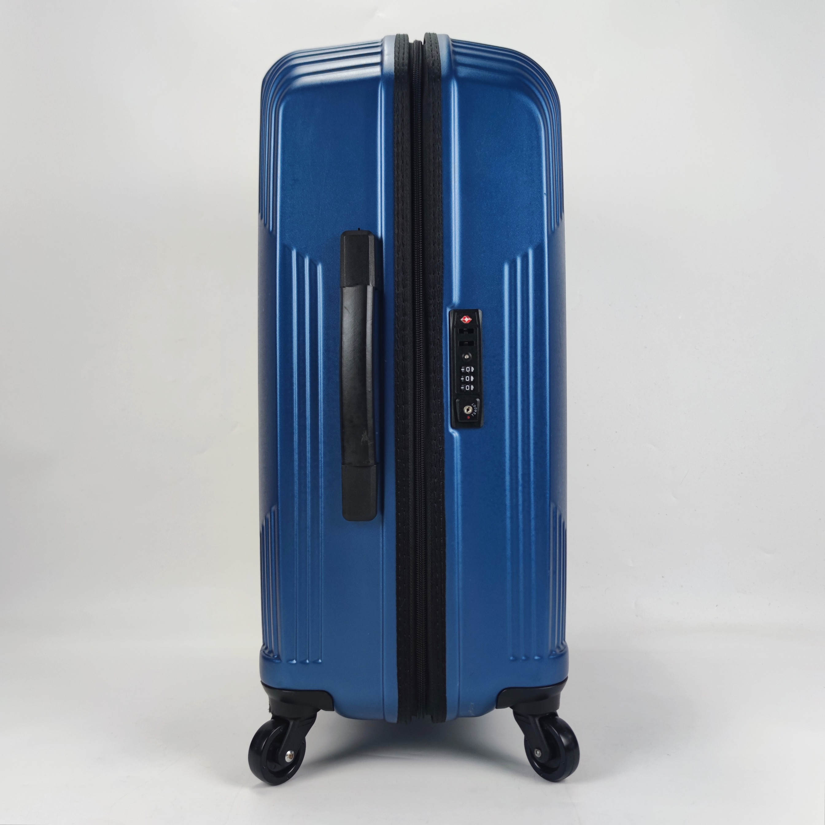 Traveler’s Choice Riverside Hardcase Luggage 24 Inch Blue Sky✔️