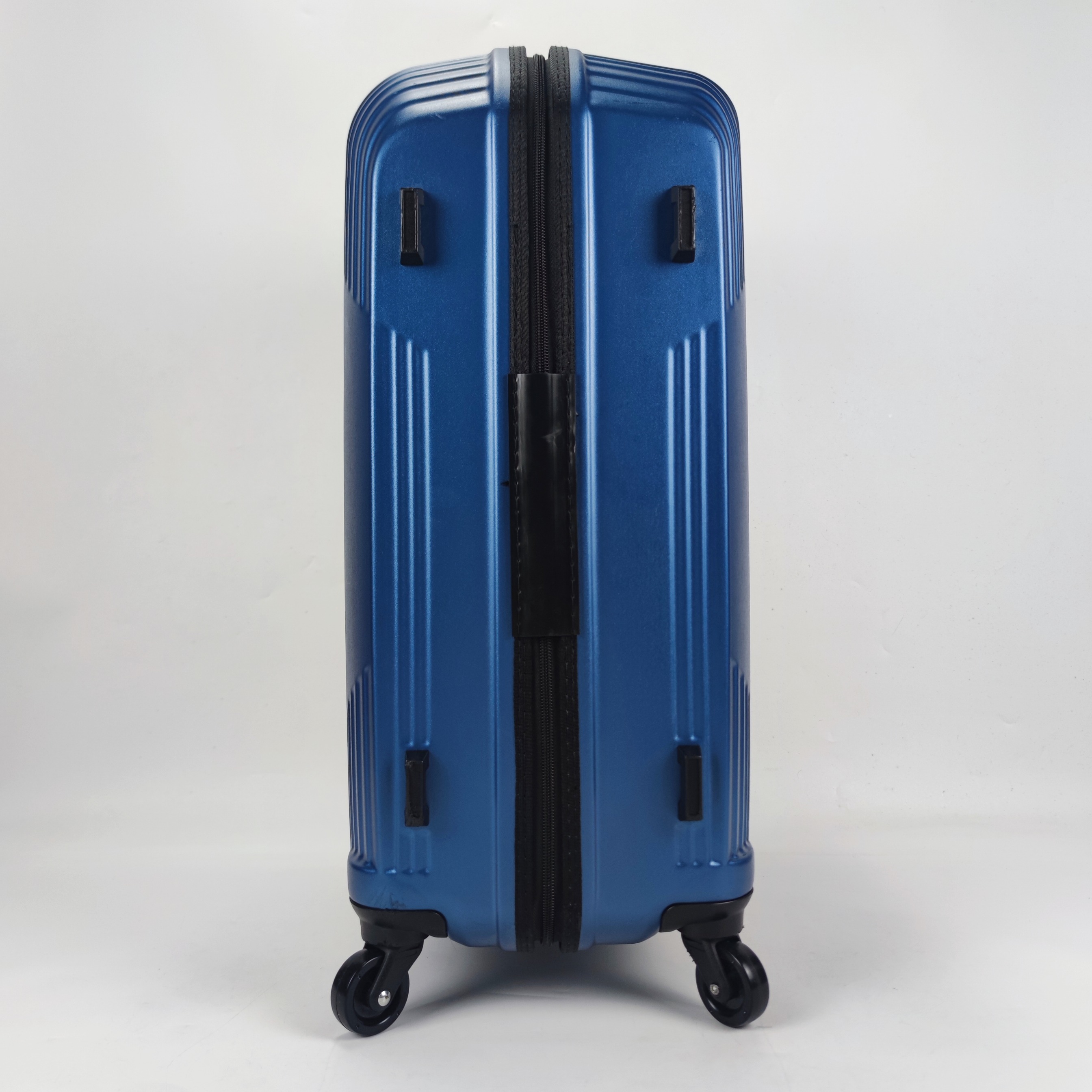 Traveler’s Choice Riverside Hardcase Luggage 24 Inch Blue Sky✔️