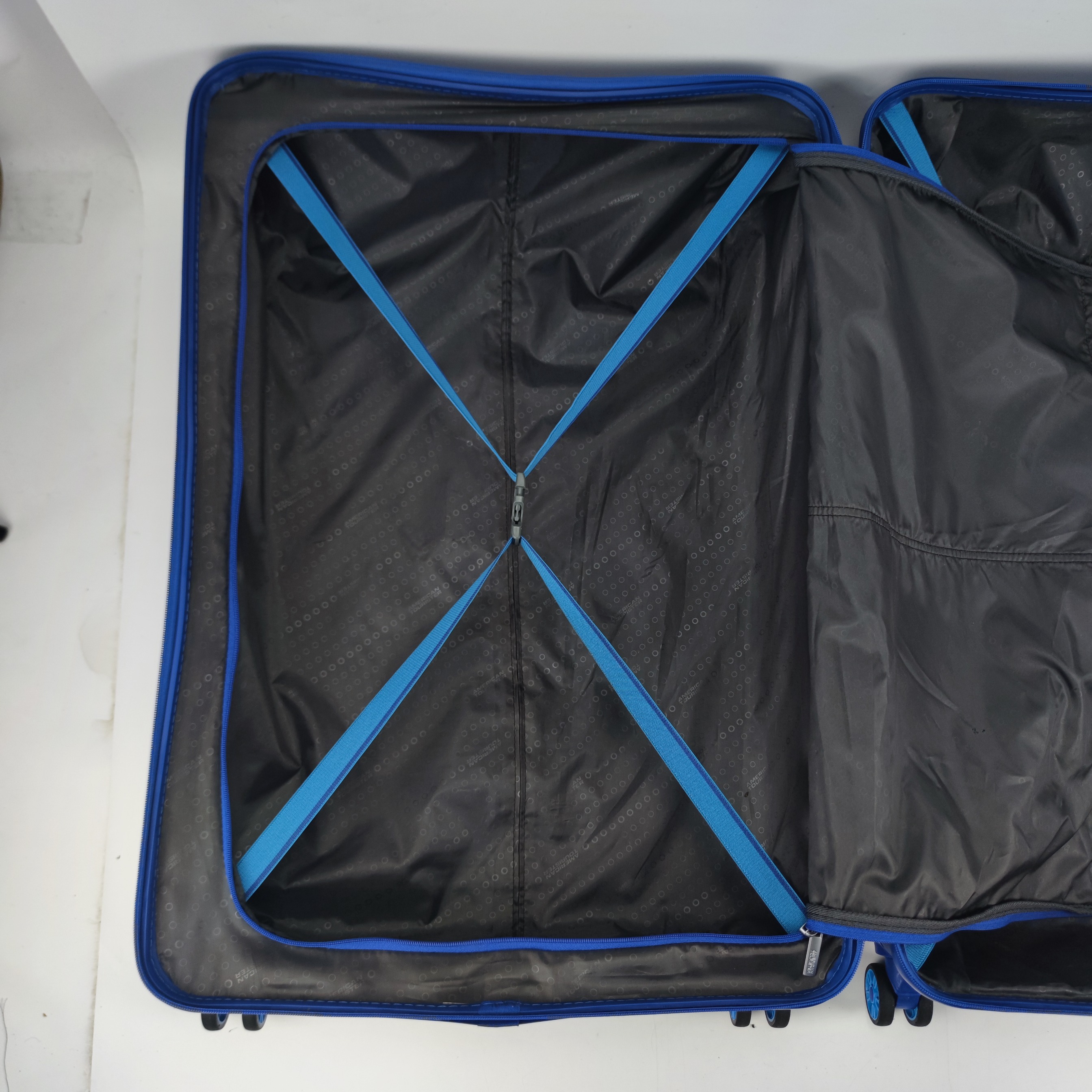 American Tourister Skytracer Spinner Hardcase Luggage 30 Inch Blue