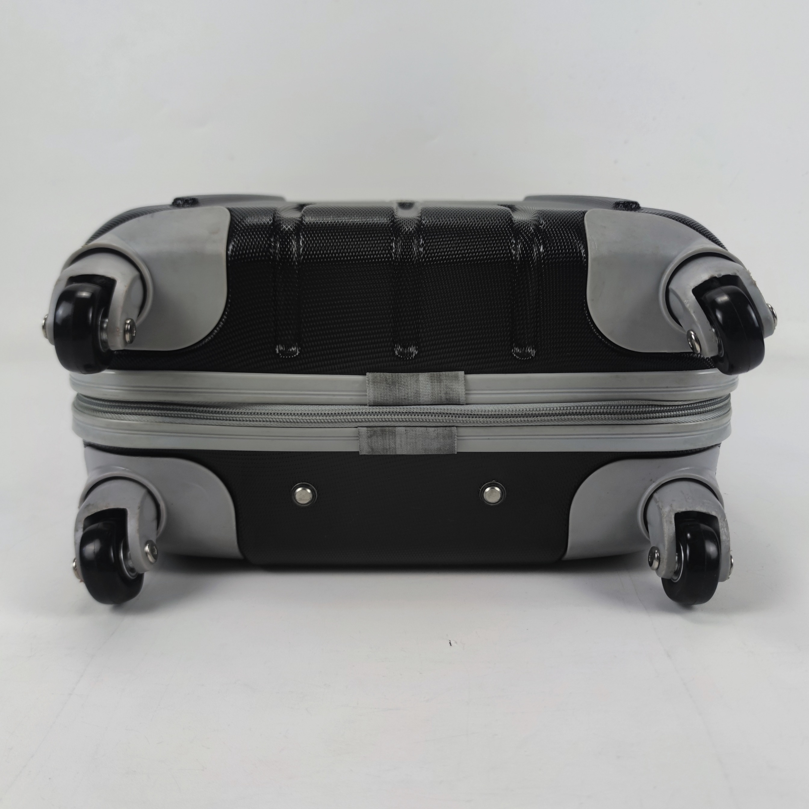 Delsey Leneos Hardcase 20 Inch Black 