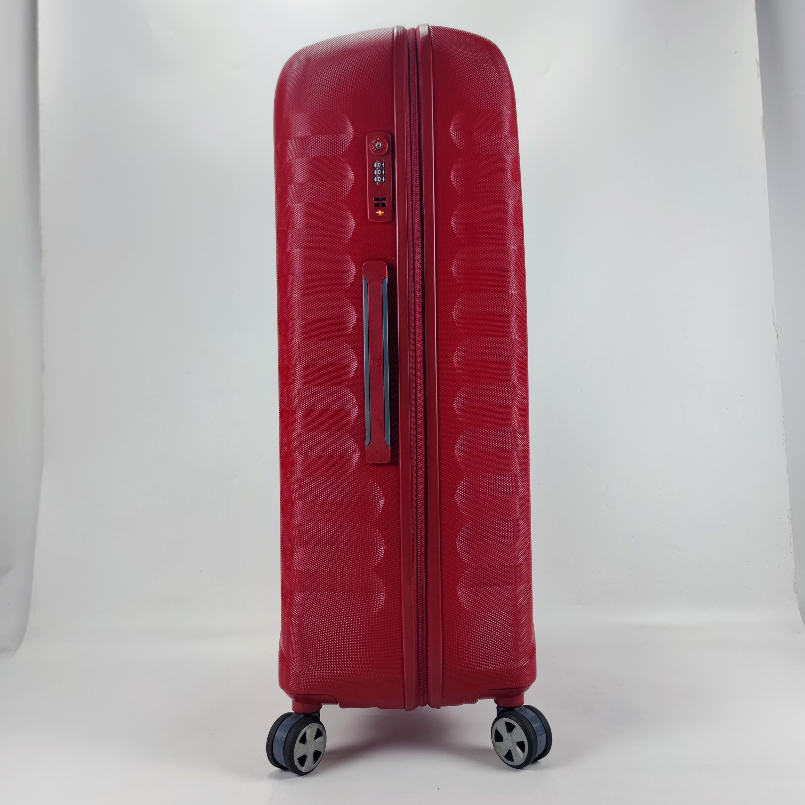 Roncato Uno SL Hardcase Luggage 32 Inch Red✔️