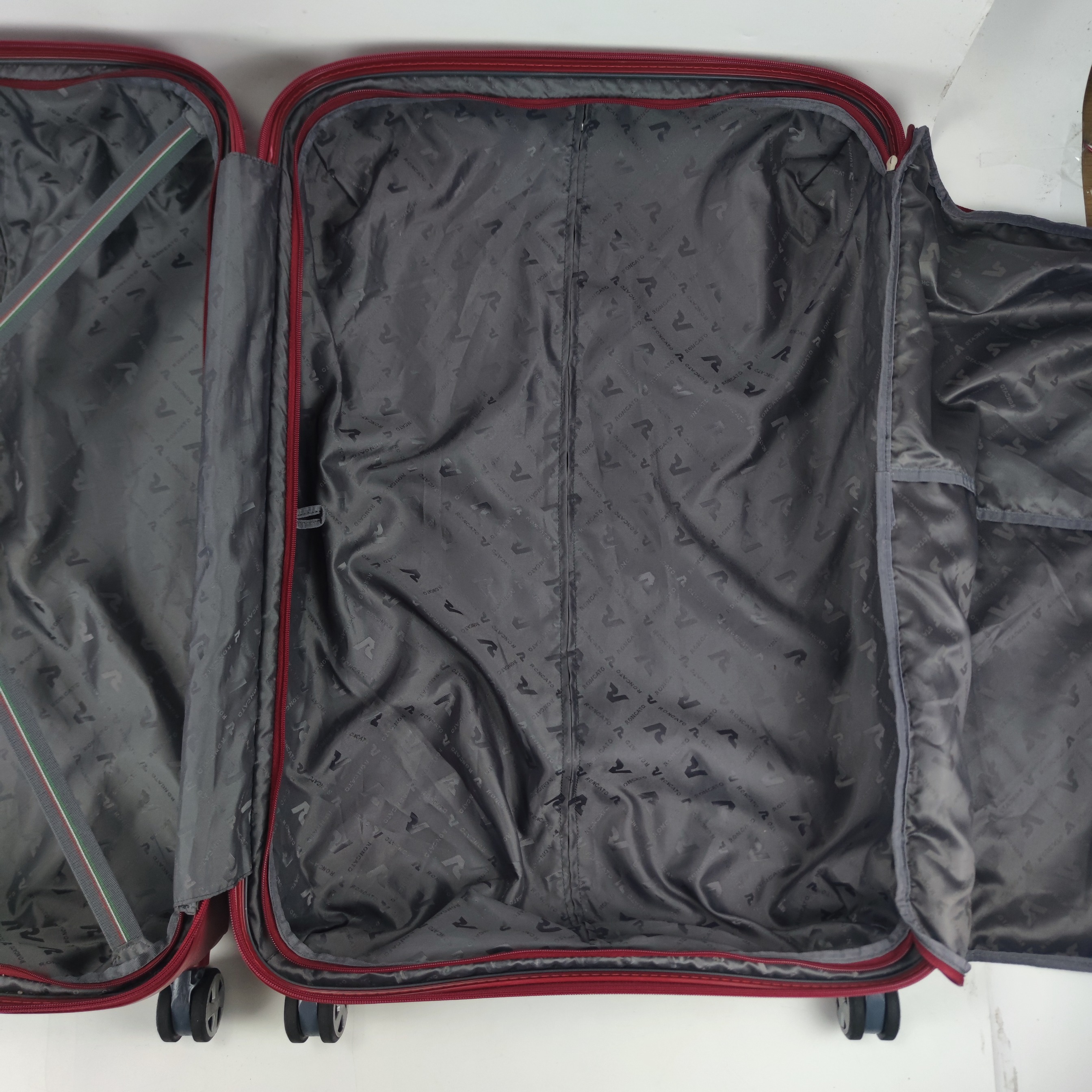 Roncato Uno SL Hardcase Luggage 32 Inch Red✔️