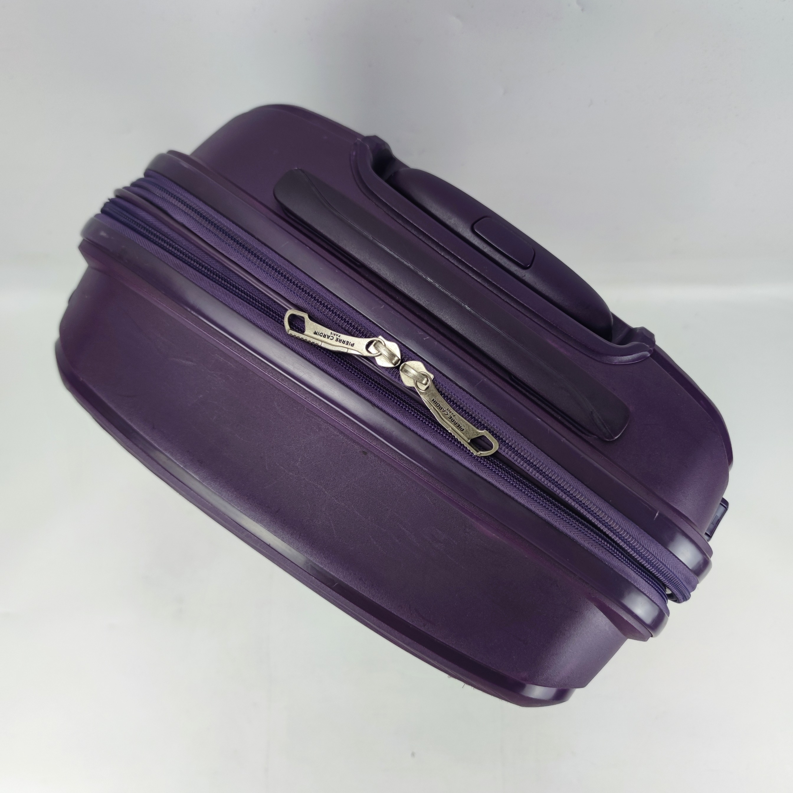 Pierre Cardin 1918 Spinner Hardcase Luggage 20 Inch Purple ✔️