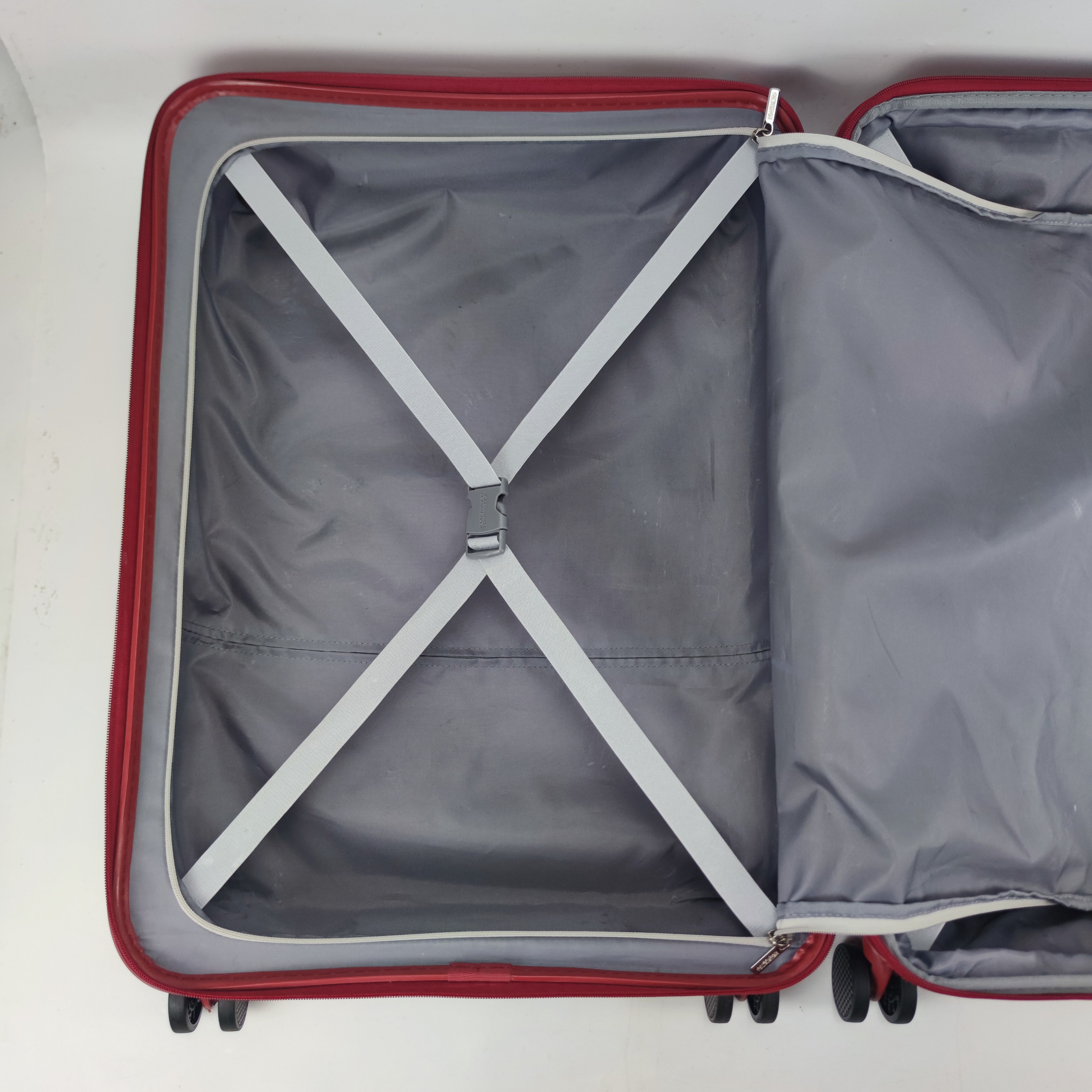 American Tourister Curio Soundbox Spinner Hardcase Luggage 26 Inch Red ✔️