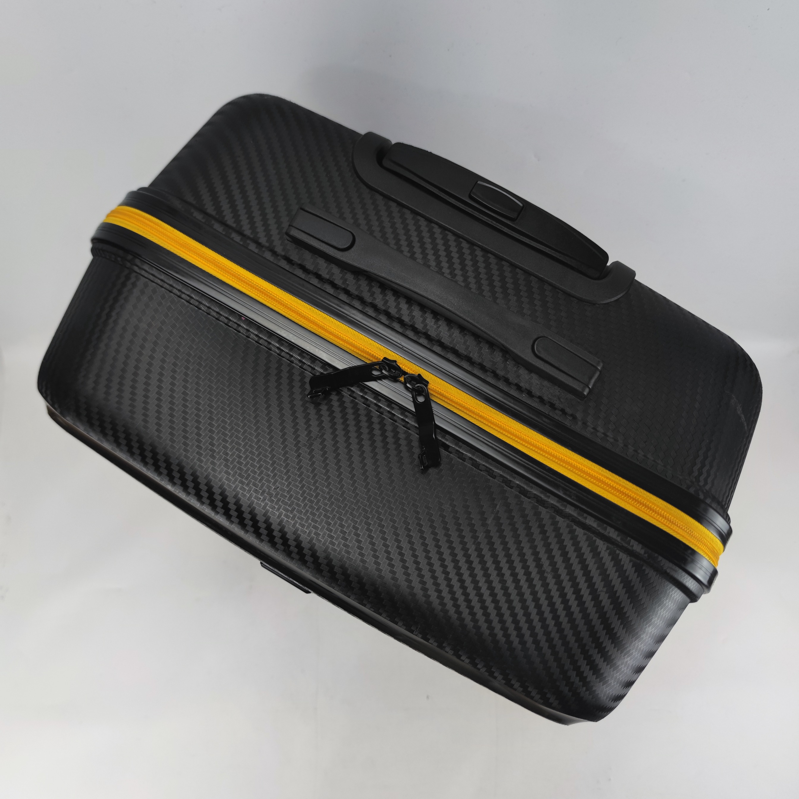 Caterpillar CoolRack Hardcase Luggage 28 Inch Black ⭕
