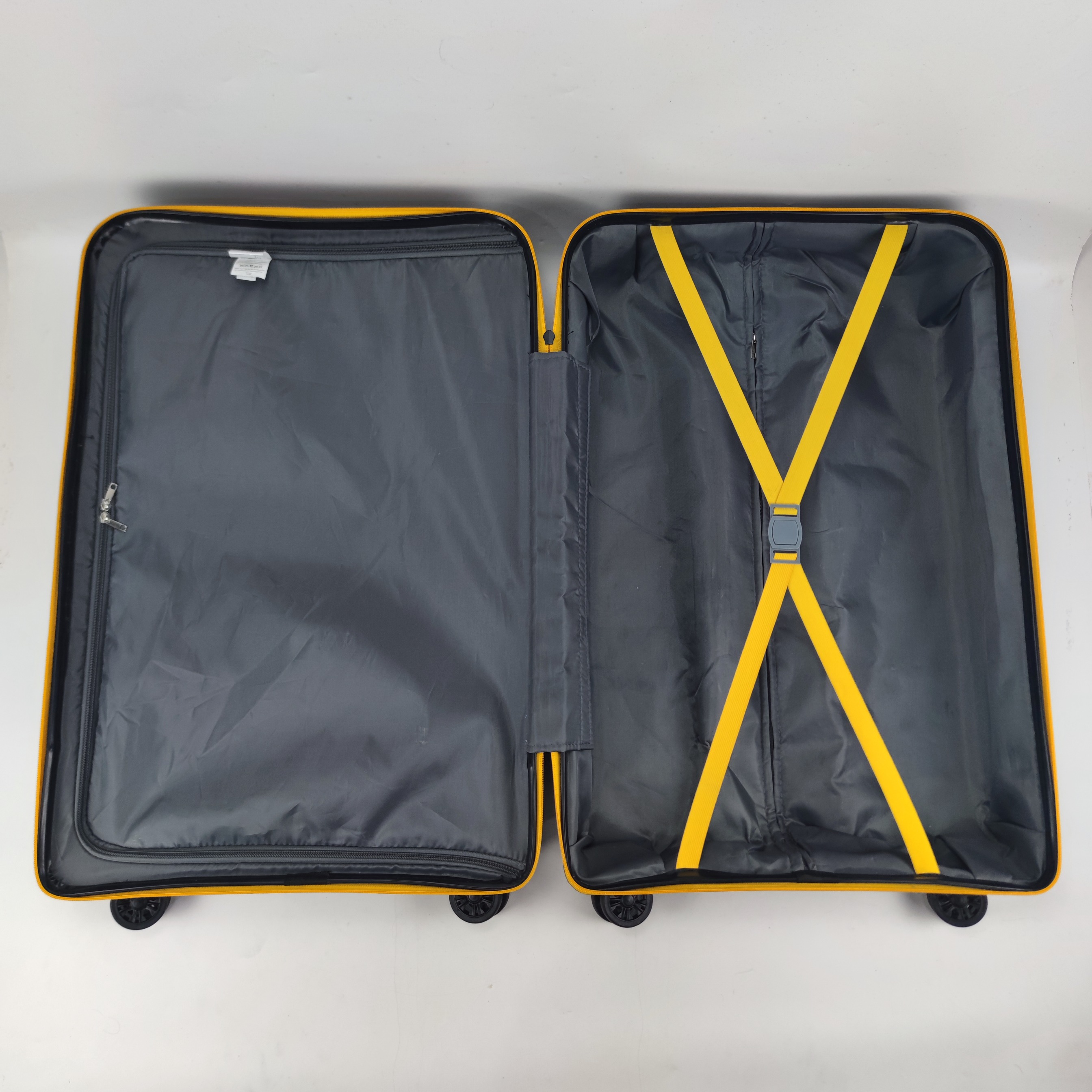 Caterpillar CoolRack Hardcase Luggage 28 Inch Black ⭕