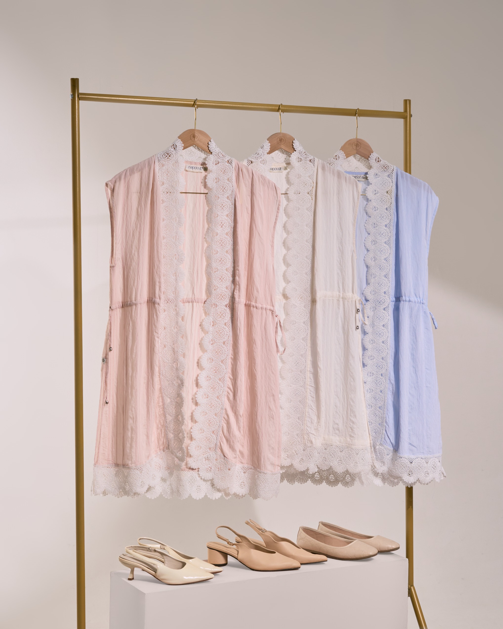 Zayra Vest - Lace Outer Premium