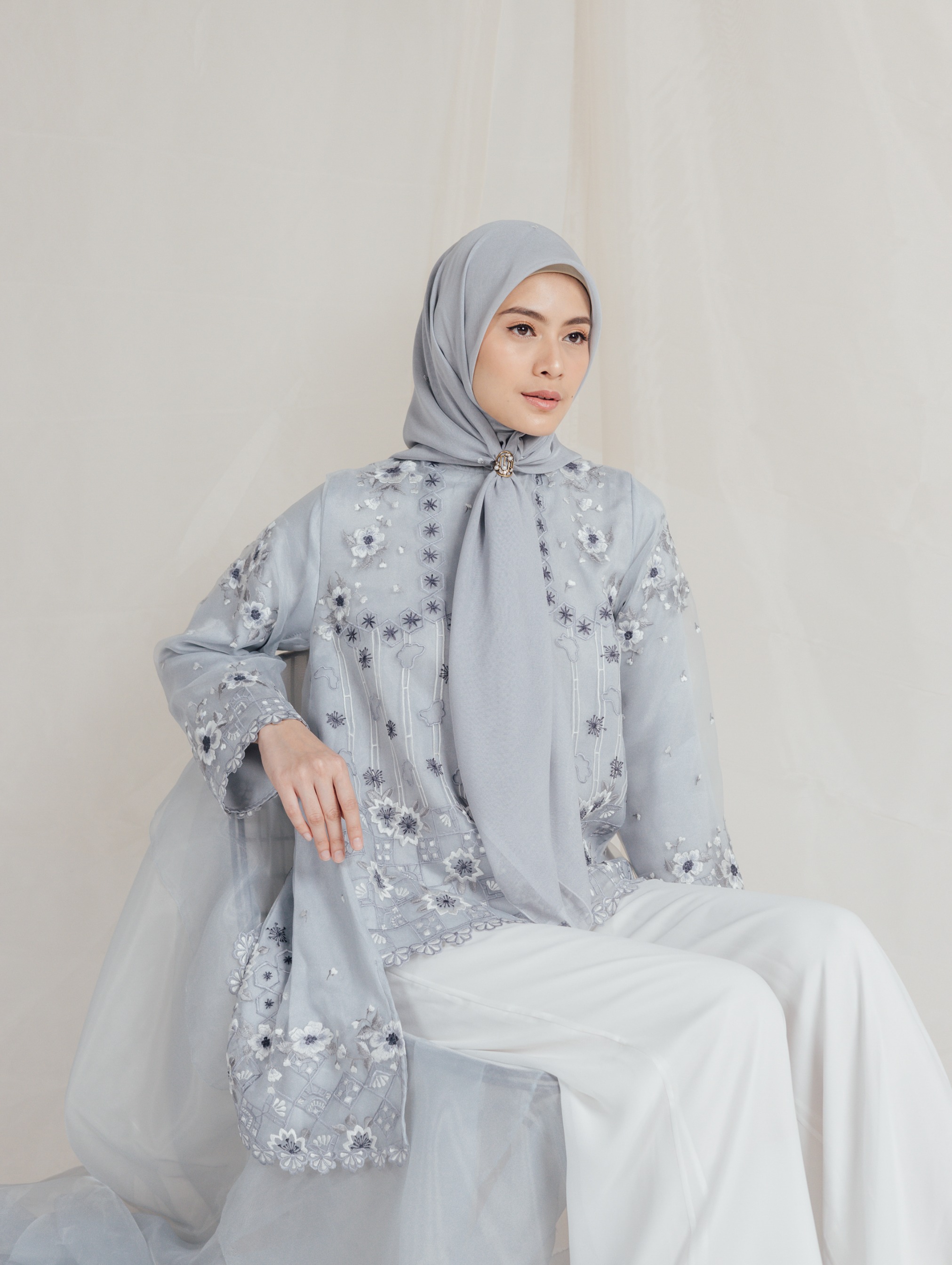 Kazumi Top - Blouse Motif Bunga Sakura Premium