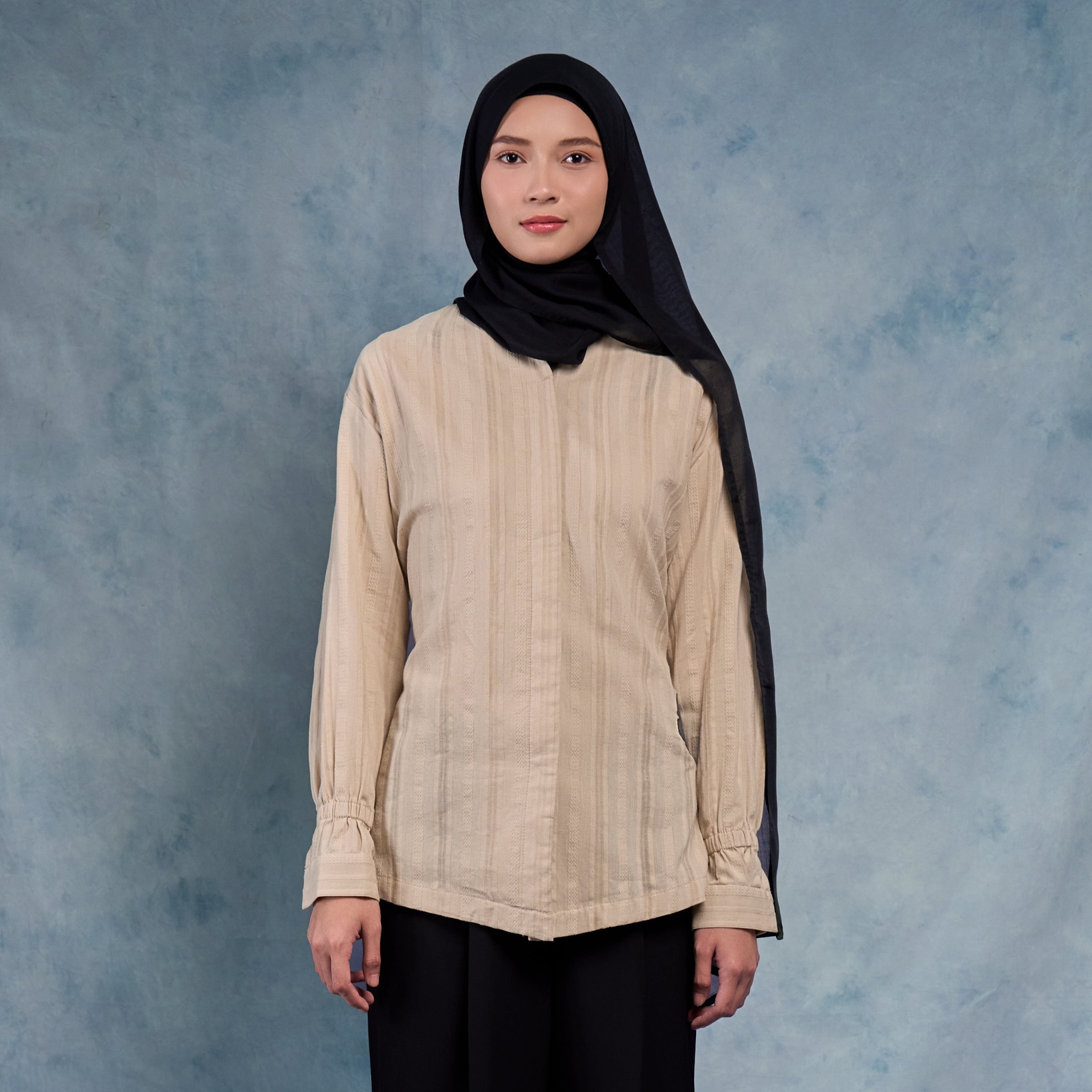 Hanan Top - Kemeja Bordir Bunga