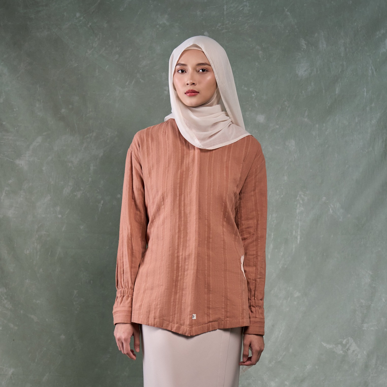 Hanan Top - Kemeja Bordir Bunga