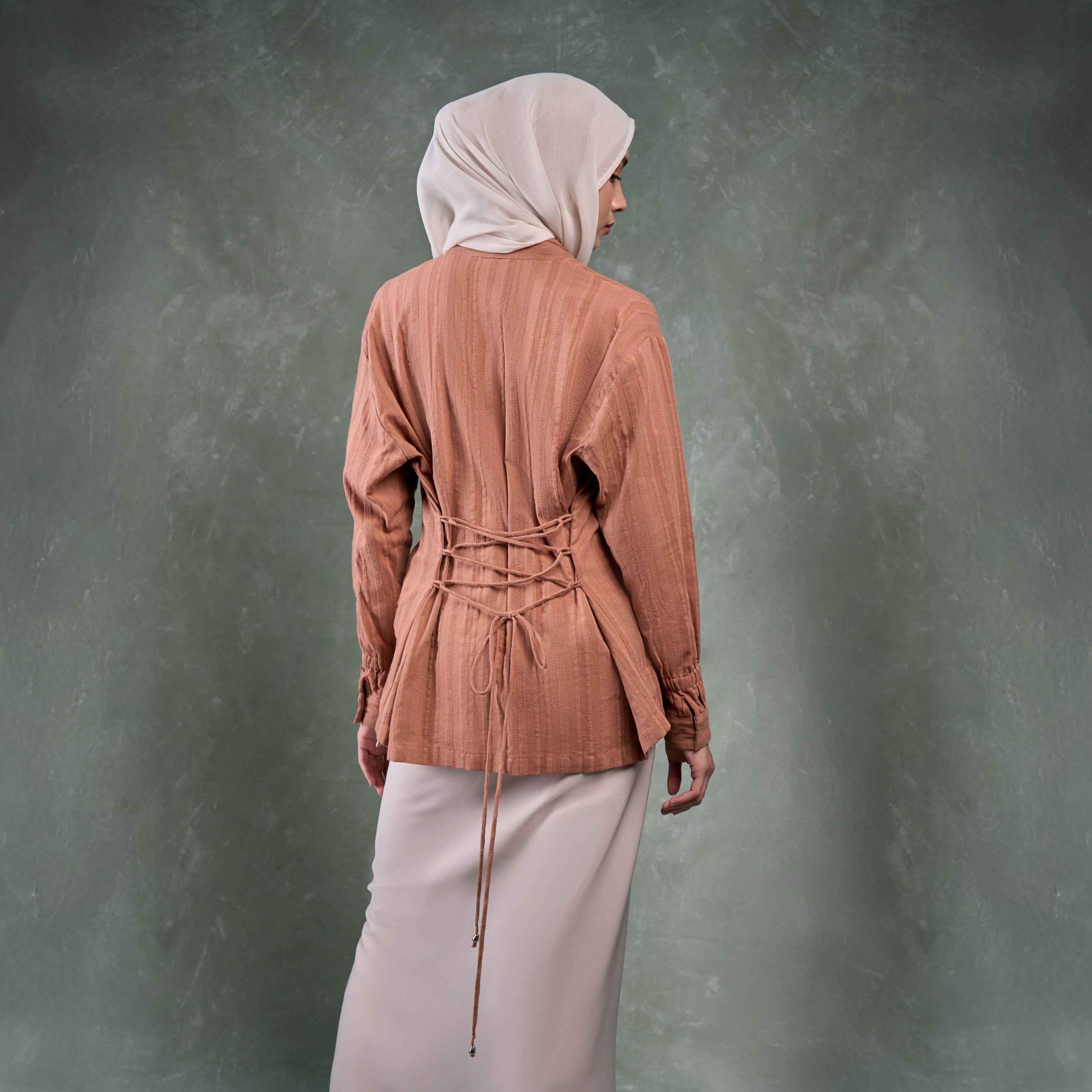 Hanan Top - Kemeja Bordir Bunga
