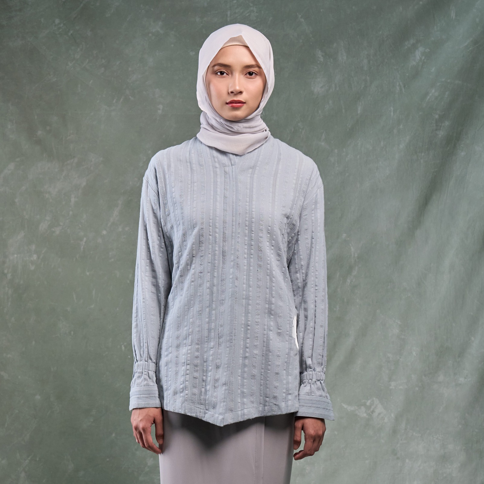 Hanan Top - Kemeja Bordir Bunga