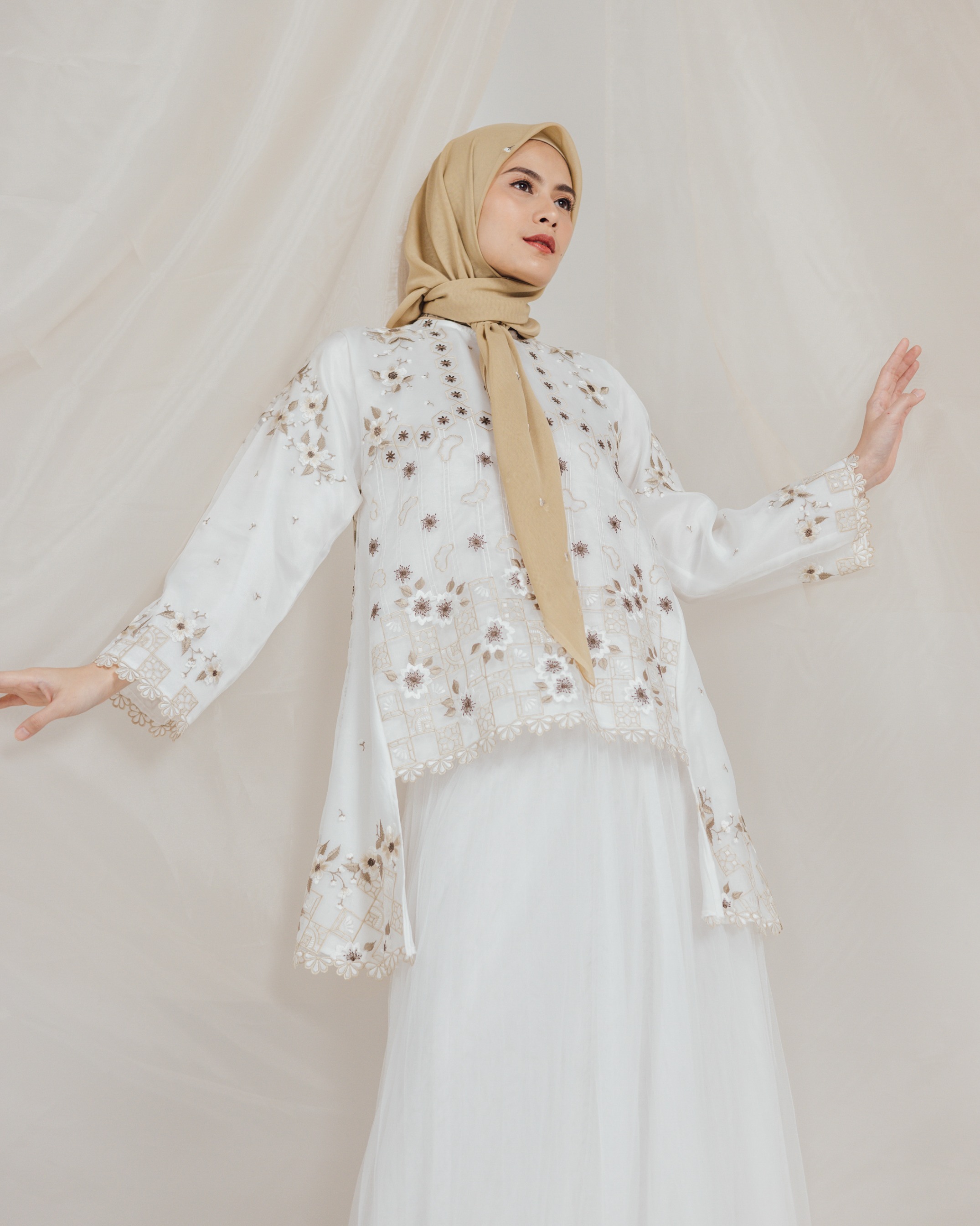 Kazumi Top - Blouse Motif Bunga Sakura Premium