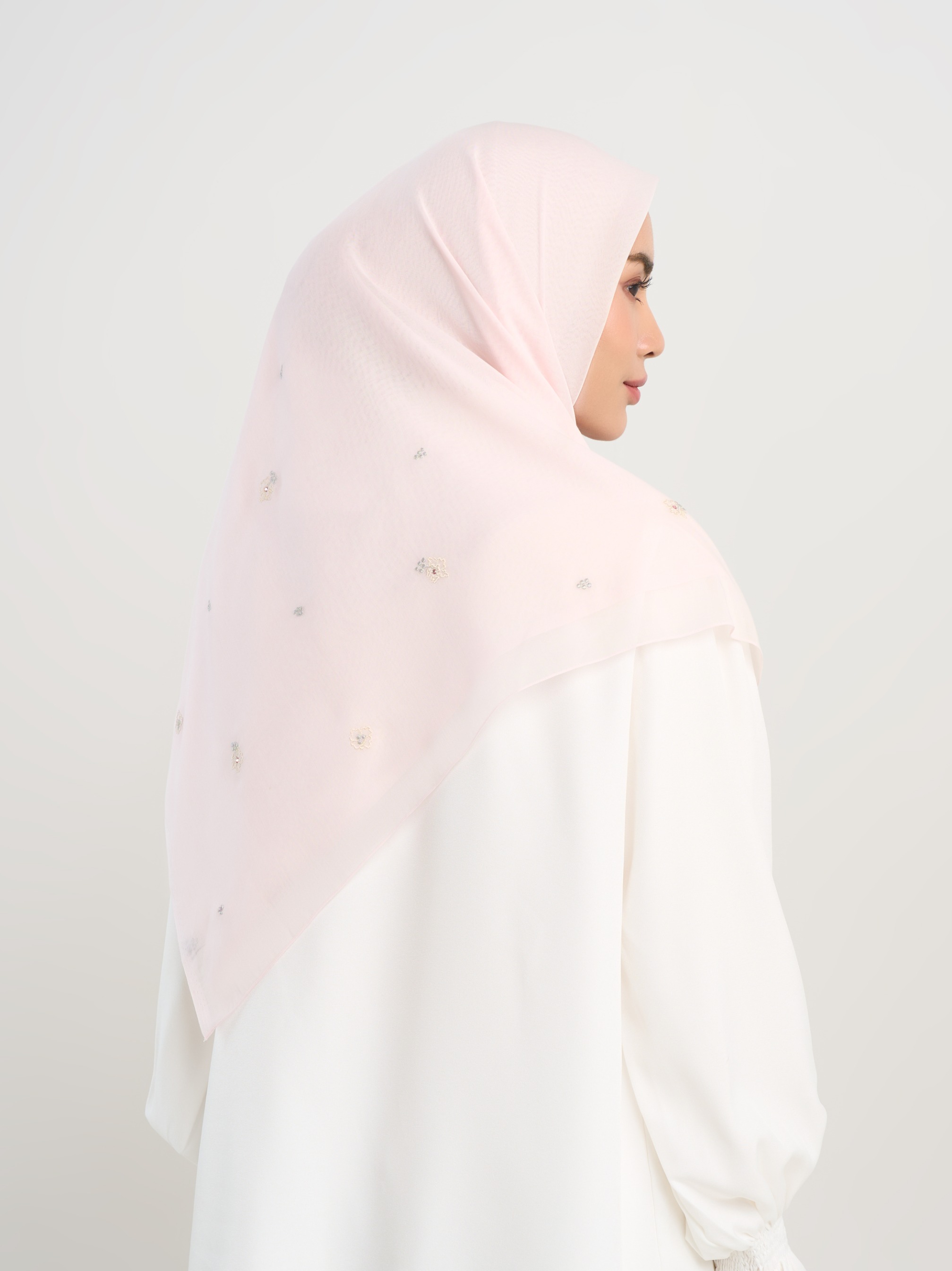 Kenna Embroidery - Hijab Segiempat Bordir Bunga Crystal