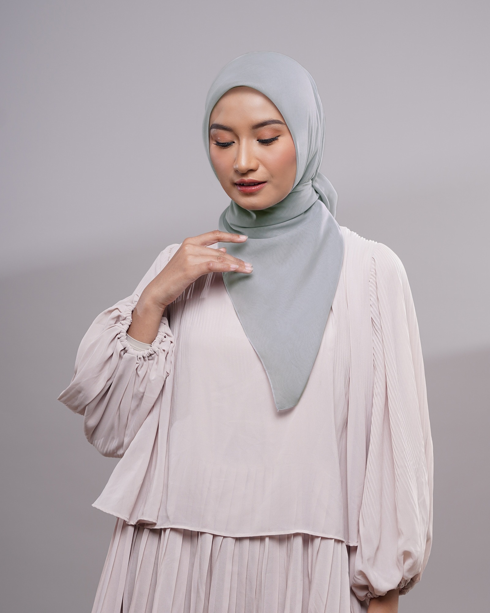 Plain Paris - Hijab Segiempat Paris Jepang Premium Grey and Purple Series