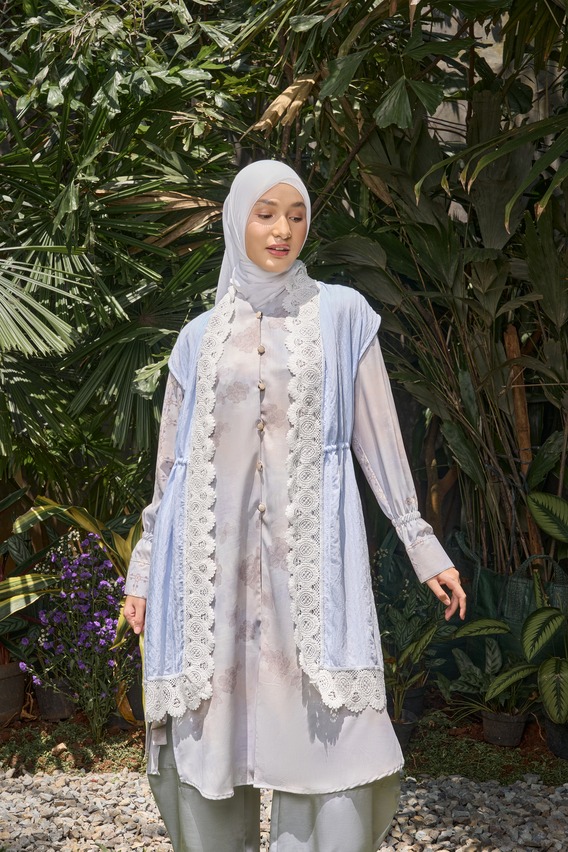 Zayra Vest - Lace Outer Premium