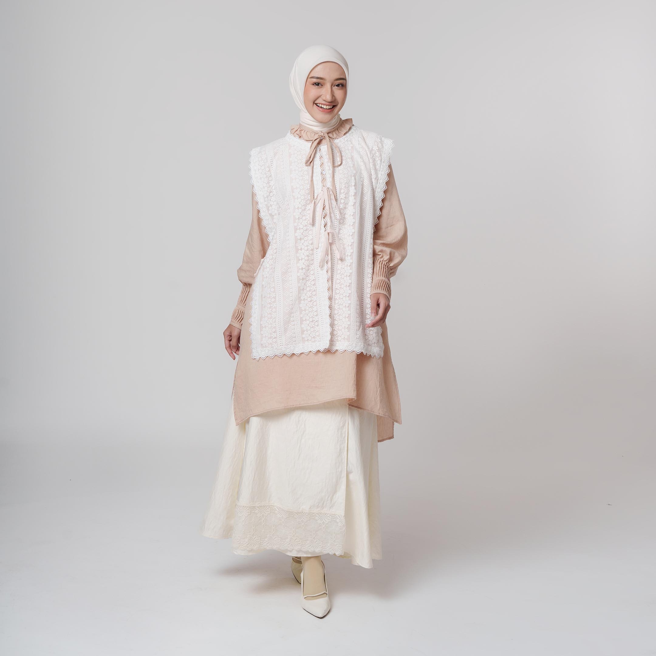 Ilya Vest - Rompi Renda Motif Bunga