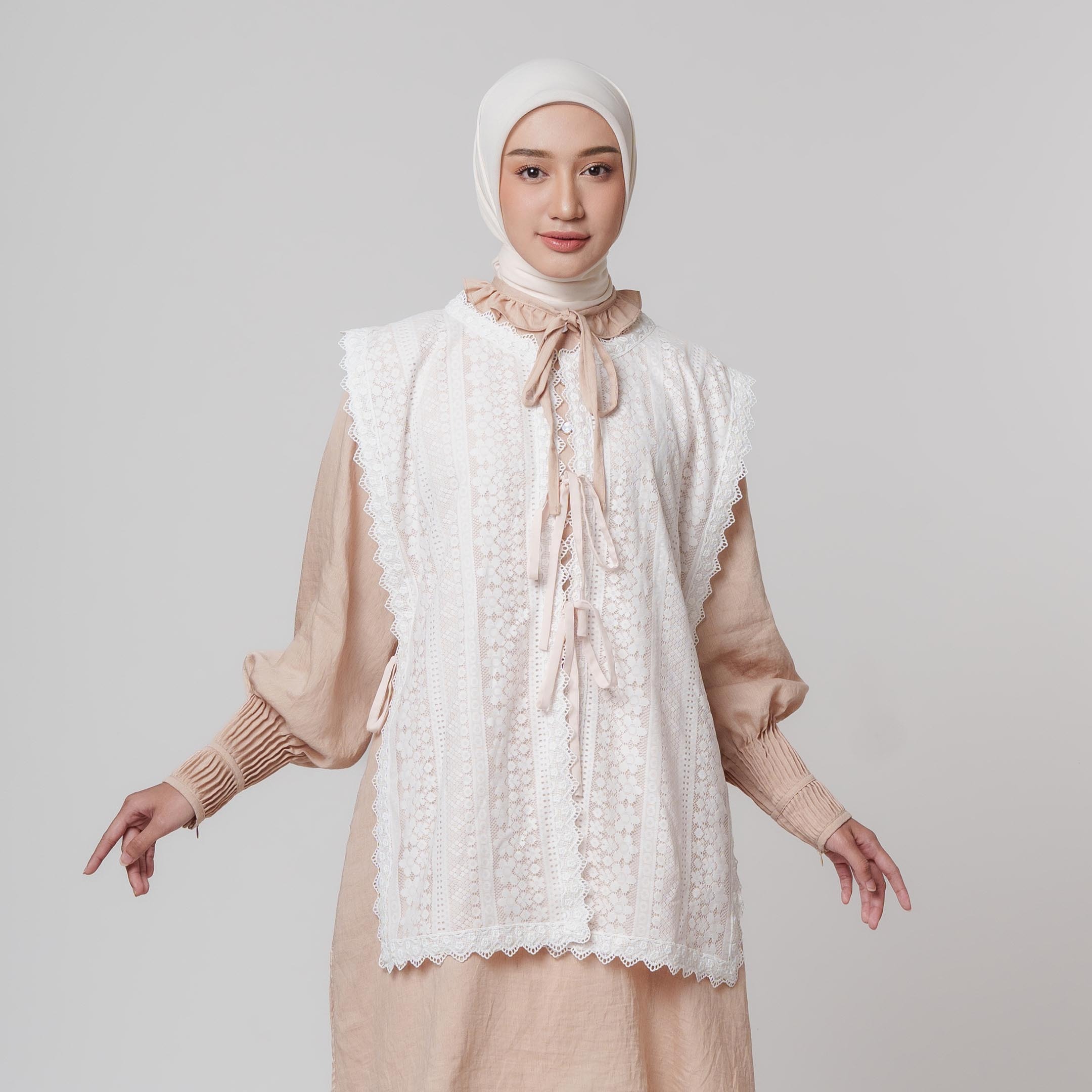 Ilya Vest - Rompi Renda Motif Bunga