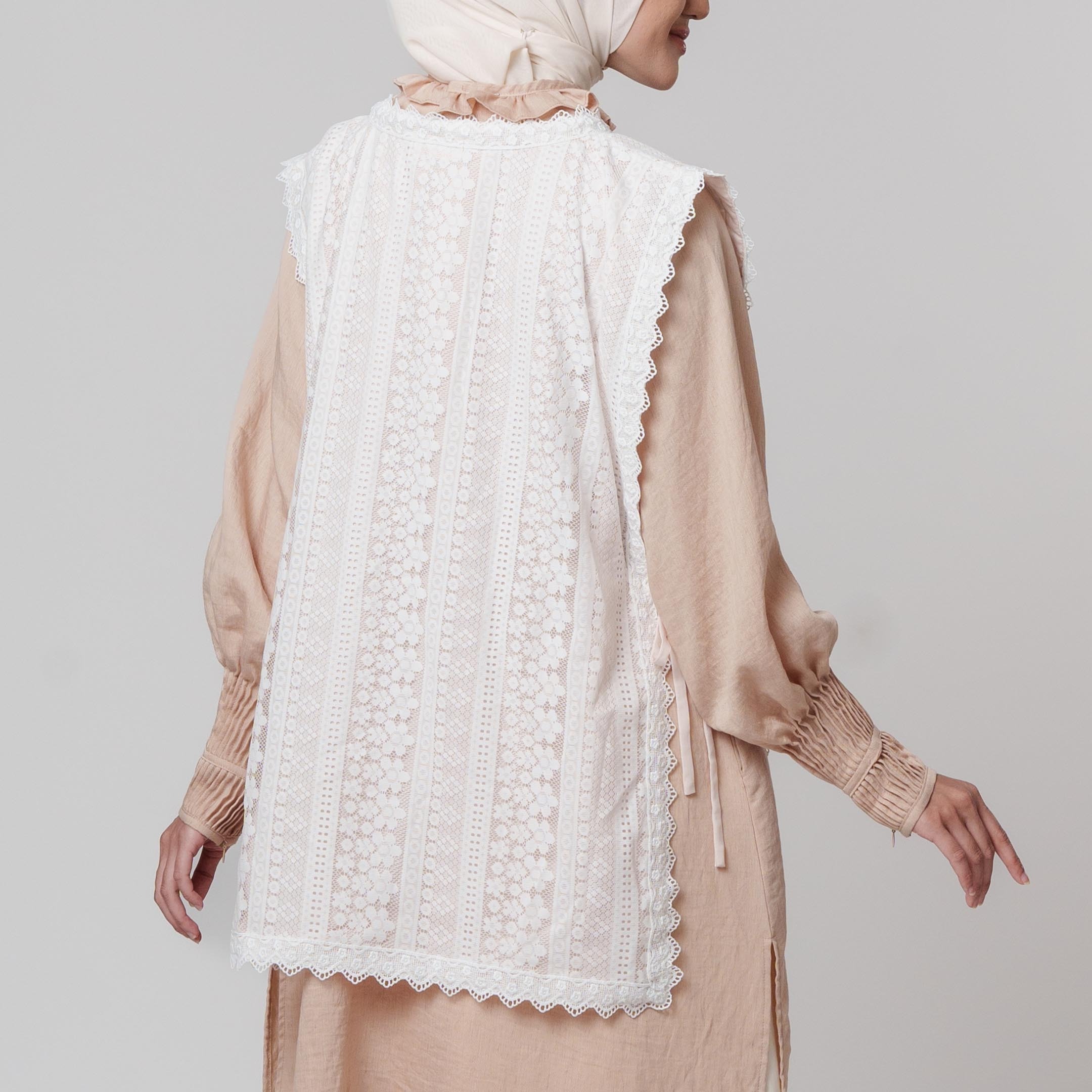 Ilya Vest - Rompi Renda Motif Bunga