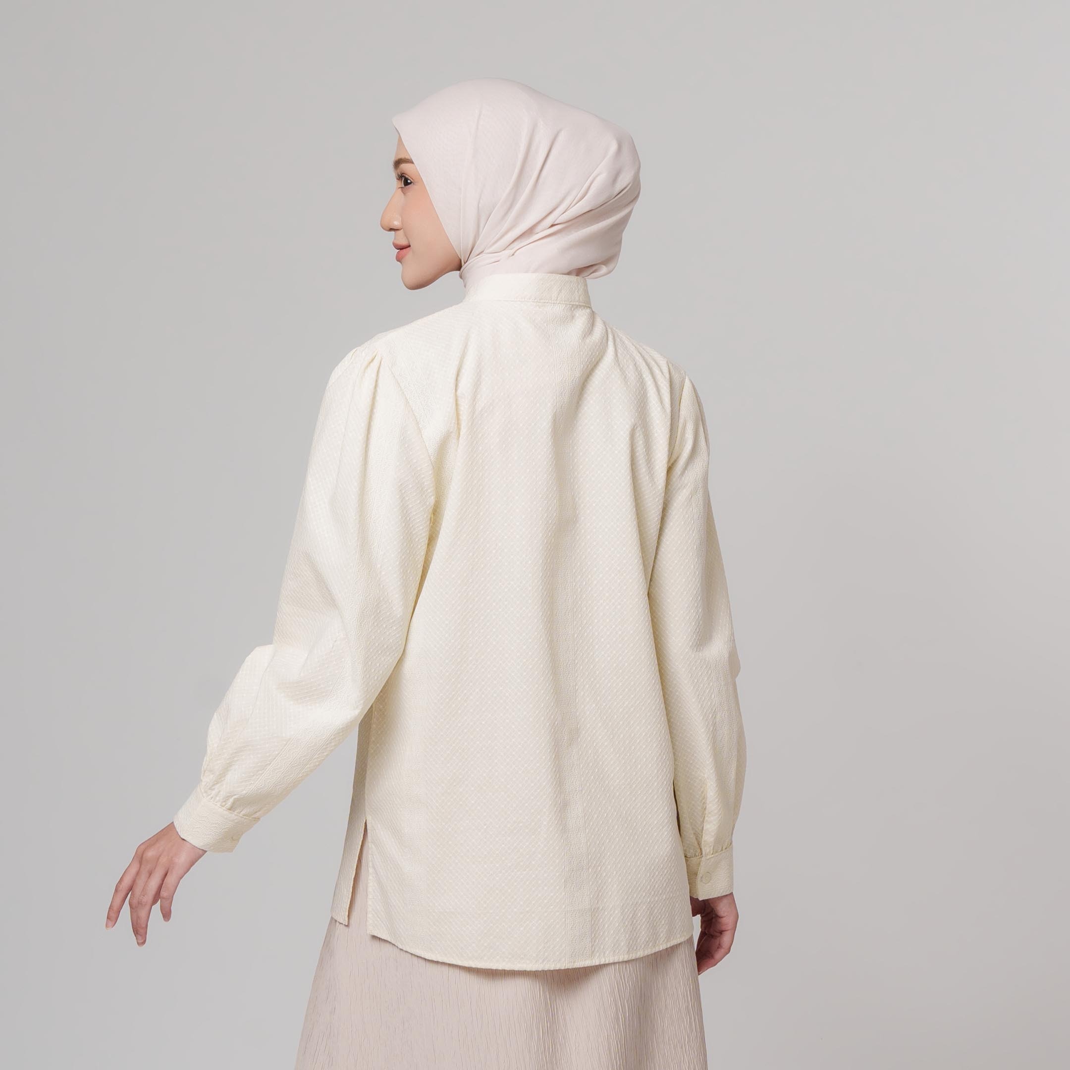 Rayan Top - Kemeja Bordir Wanita