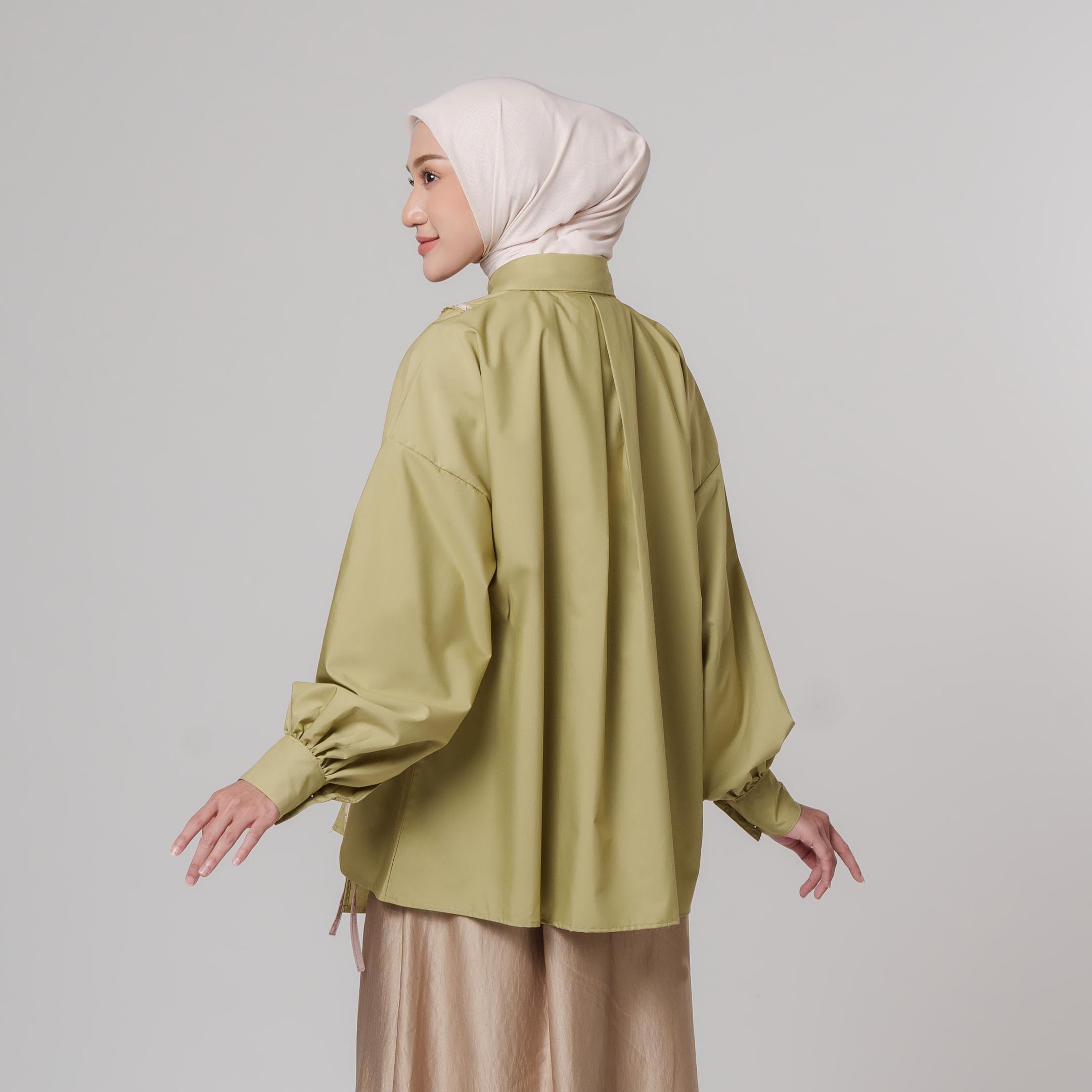 Mahira Top - Kemeja Oversize Lengan Balon