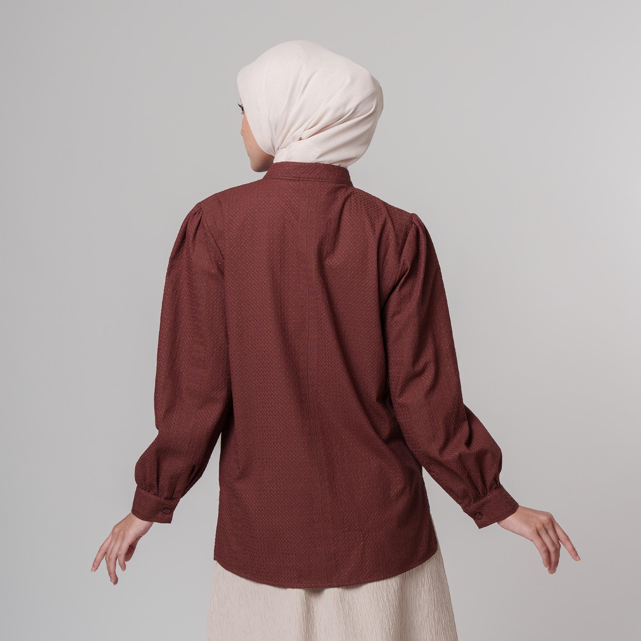 Rayan Top - Kemeja Bordir Wanita