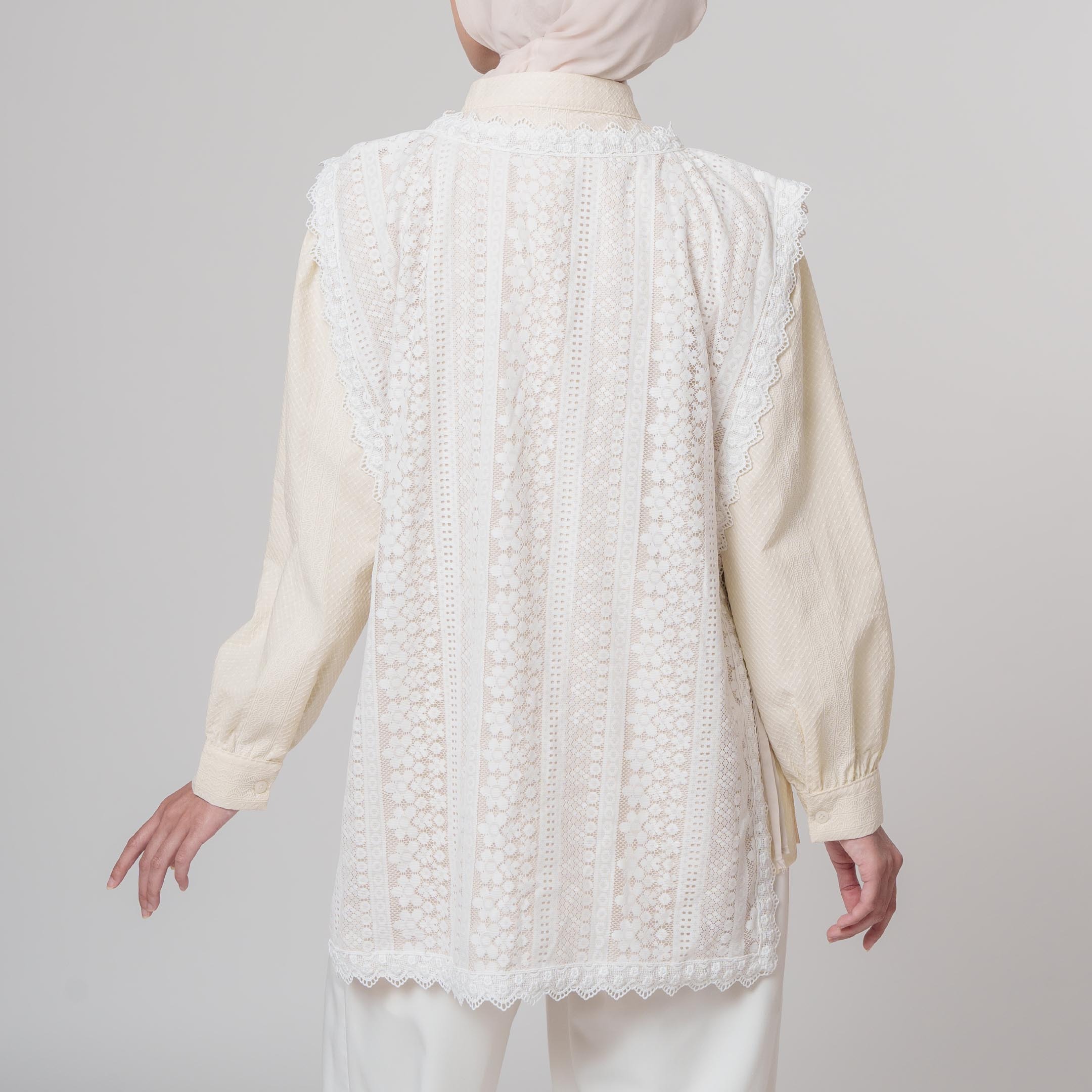 Ilya Vest - Rompi Renda Motif Bunga