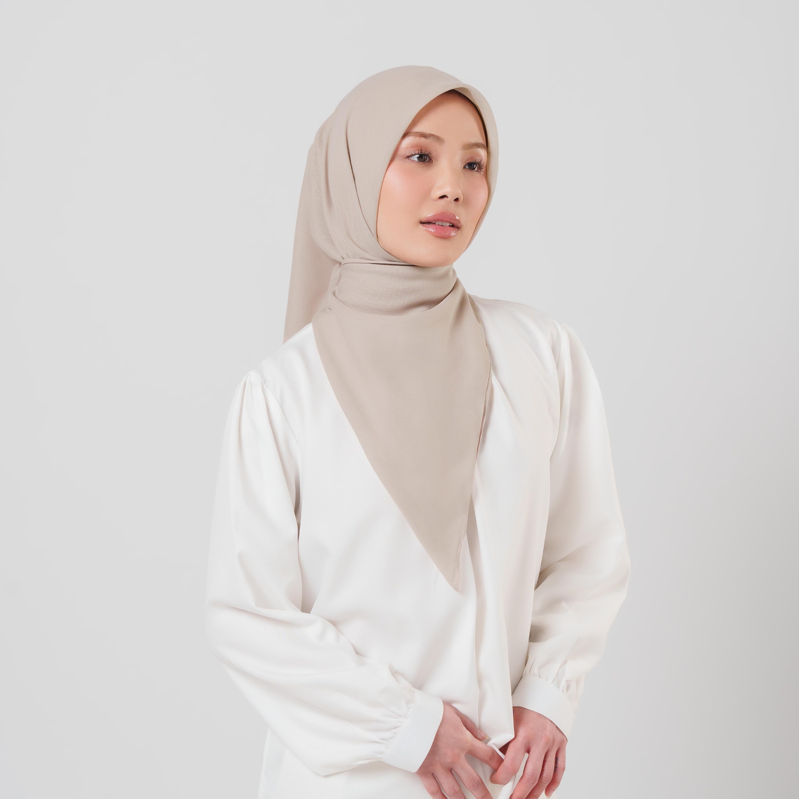 Plain Ultrasoft -  Hijab Segiempat Polos Premium