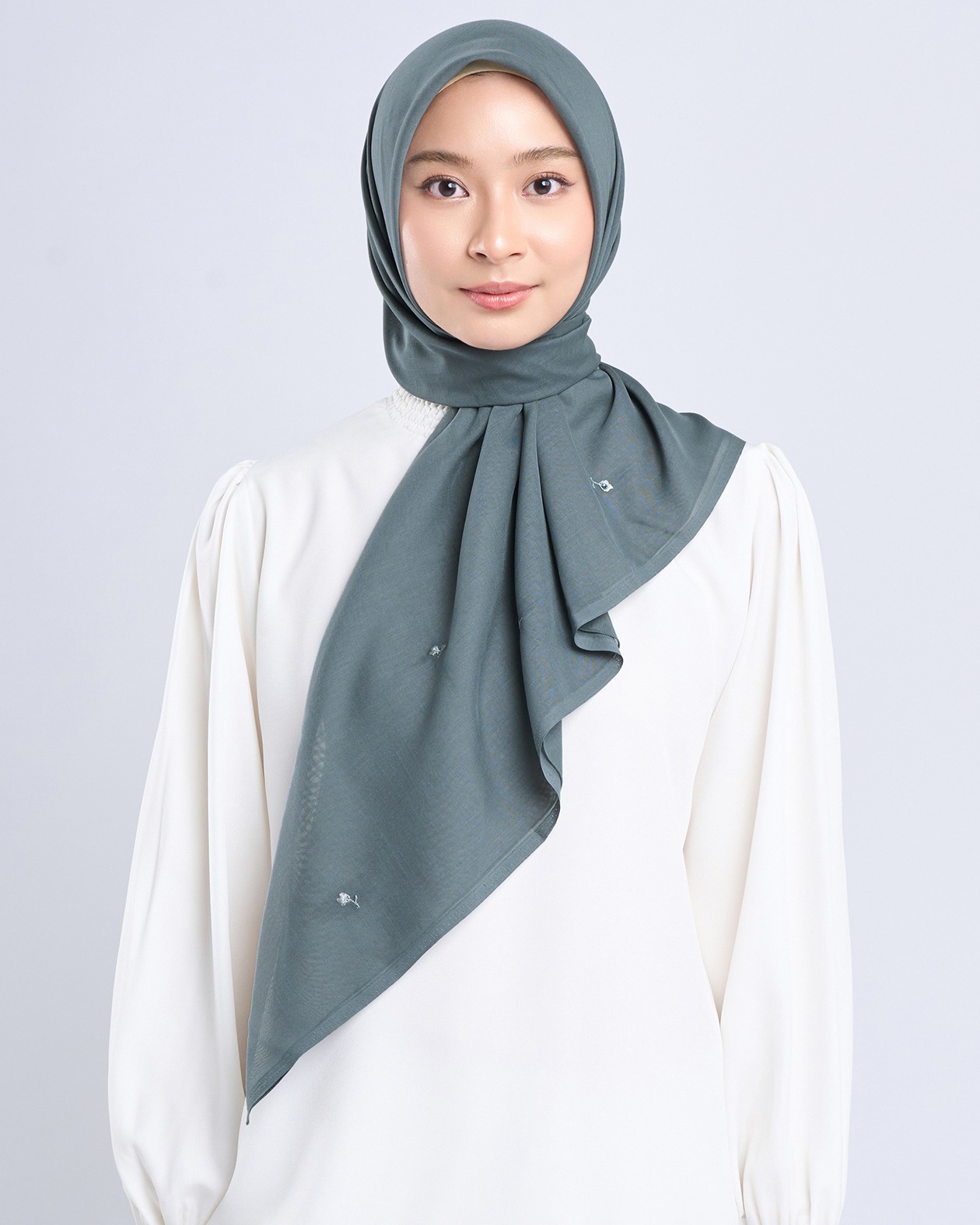 Zyra Embroidery - Hijab Segiempat Bordir Bunga