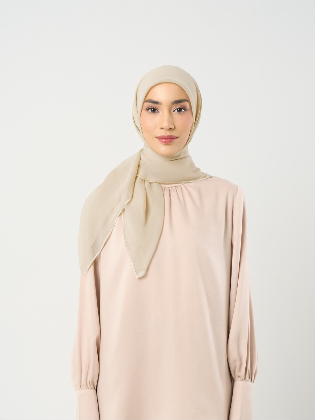 Plain Crystal Line Signature 29 - Hijab Segiempat Bordir Crystal