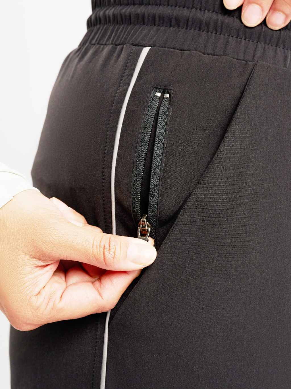 EasyOn x Soraya Larasati - Soraya Training Pants