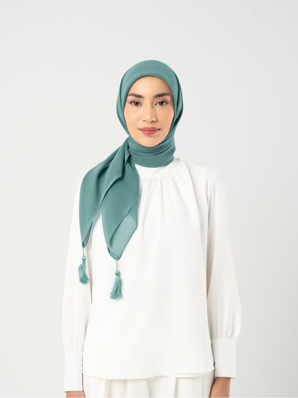 Plain Tassel New Colors - Hijab Segiempat Paris Jepang Premium Ronce 115 x 115 cm