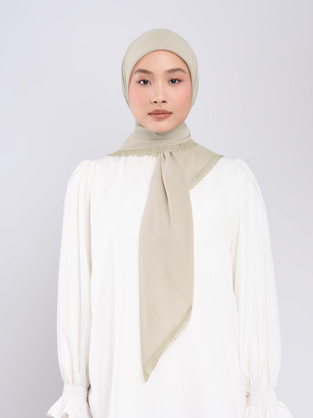 Erelia Embroidery - Hijab Segiempat Bordir Tepi Geometris