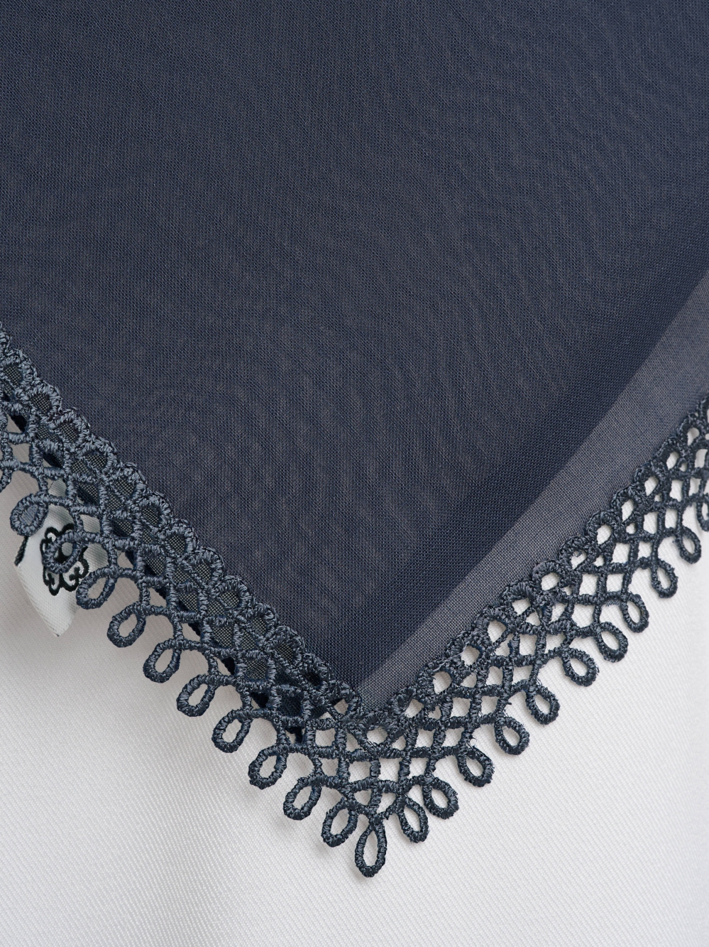Erelia Embroidery - Hijab Segiempat Bordir Tepi Geometris