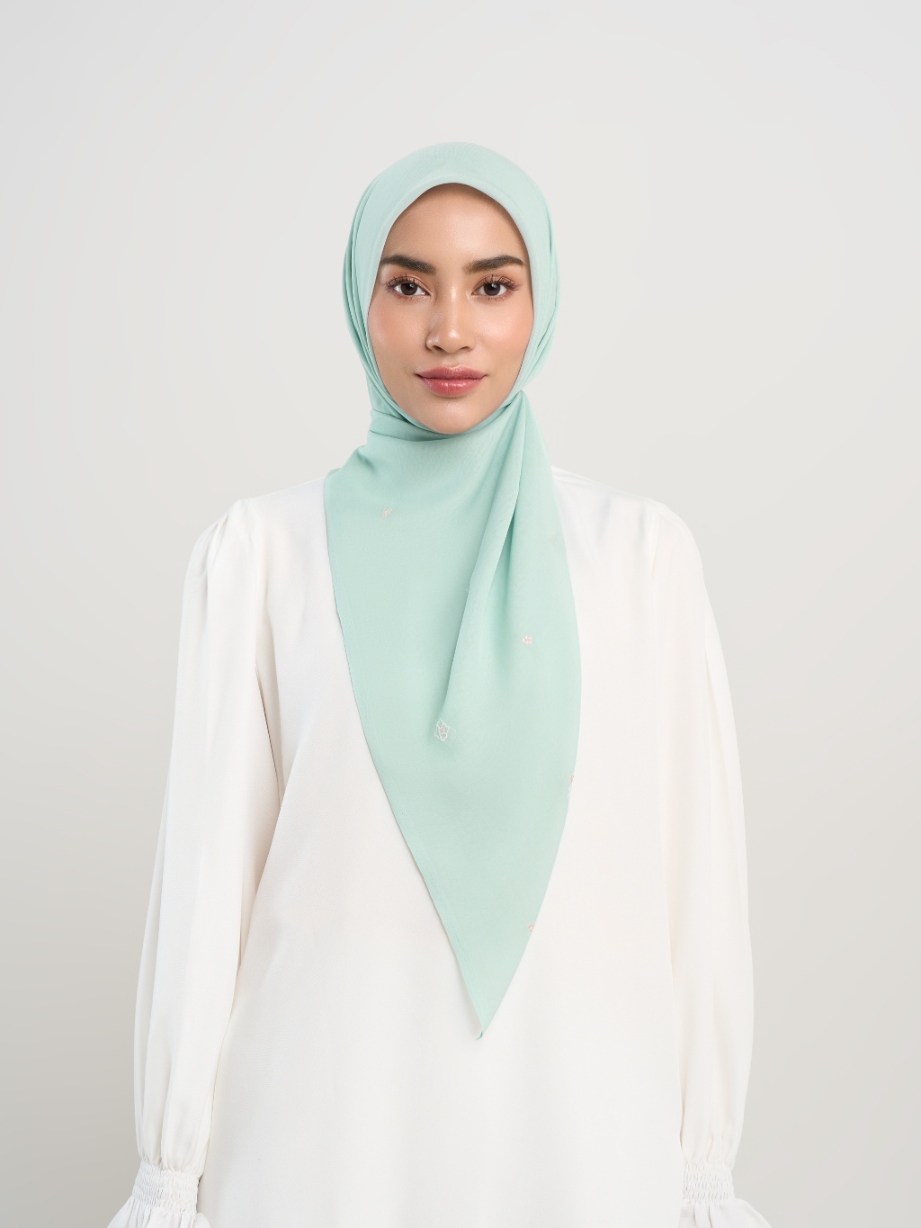 Kenna Embroidery - Hijab Segiempat Bordir Bunga Crystal