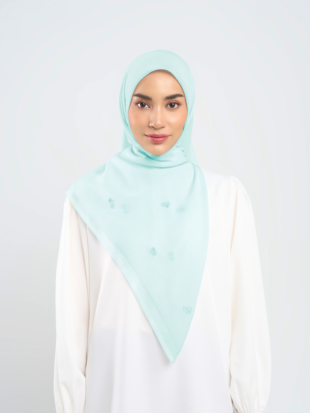 Mahra Embroidery - Hijab Segiempat Bordir Bunga Crystal