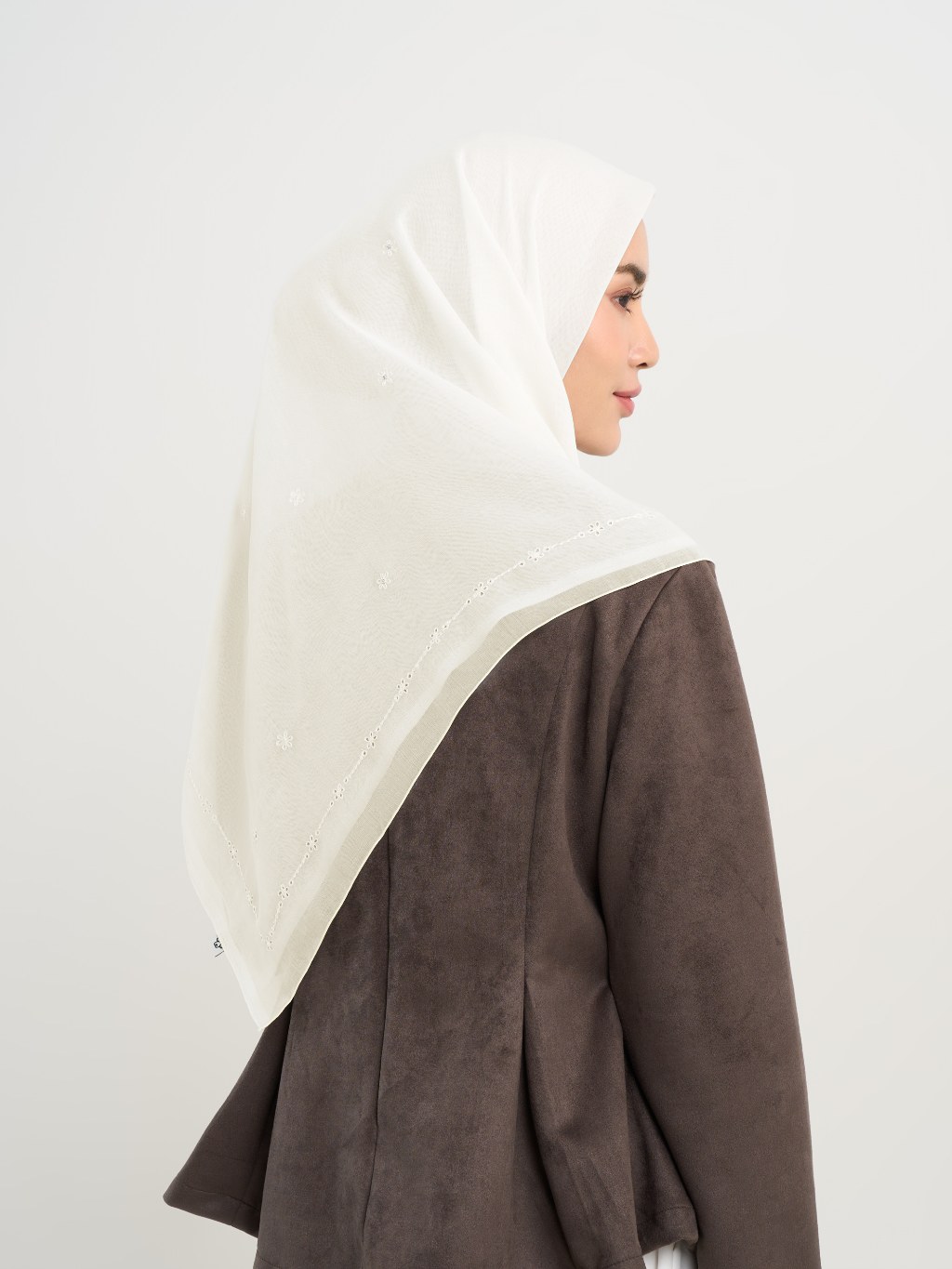 Runi Embroidery - Hijab Segiempat Bordir Bunga Crystal